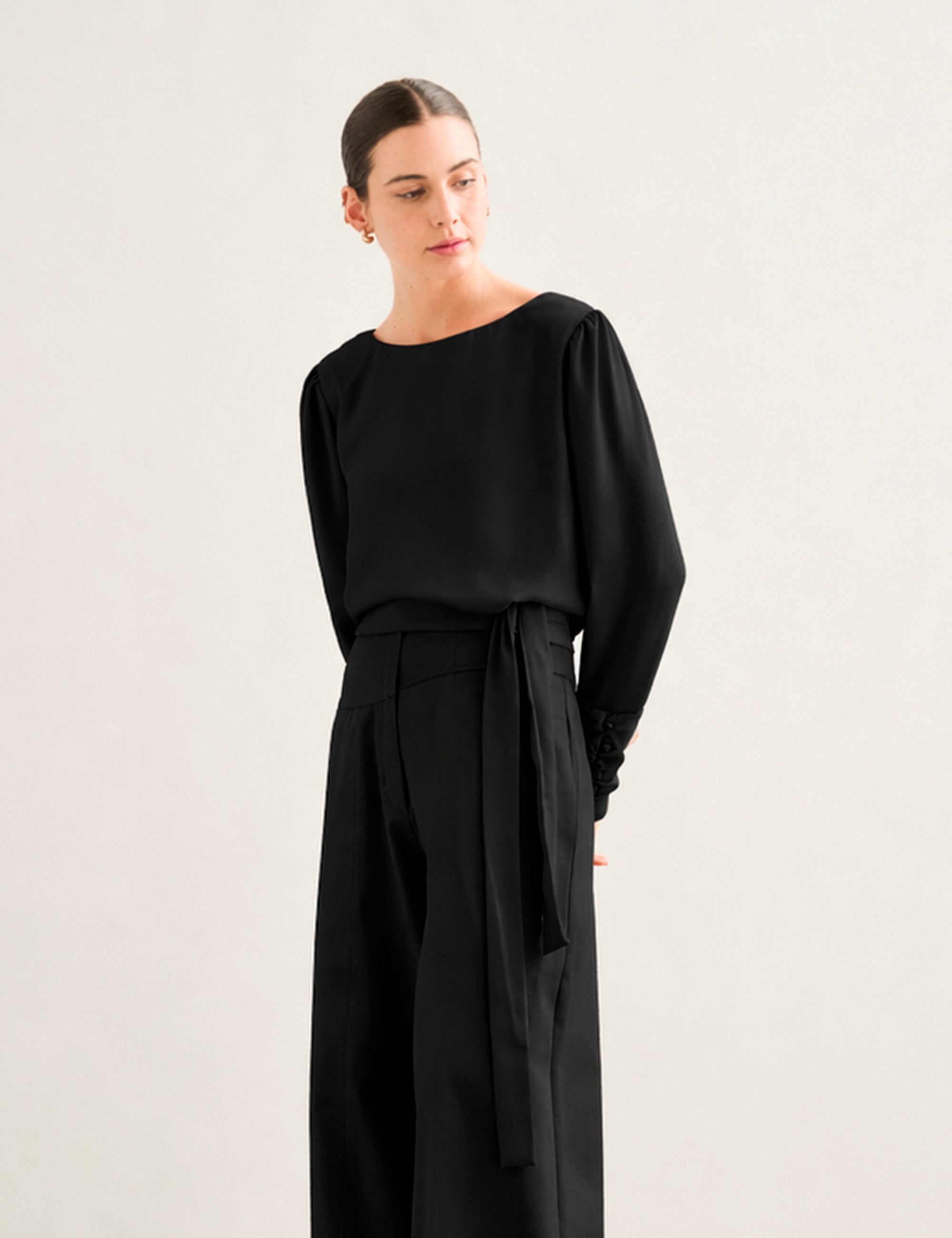 Blusa Transpasse Acetinada Preto