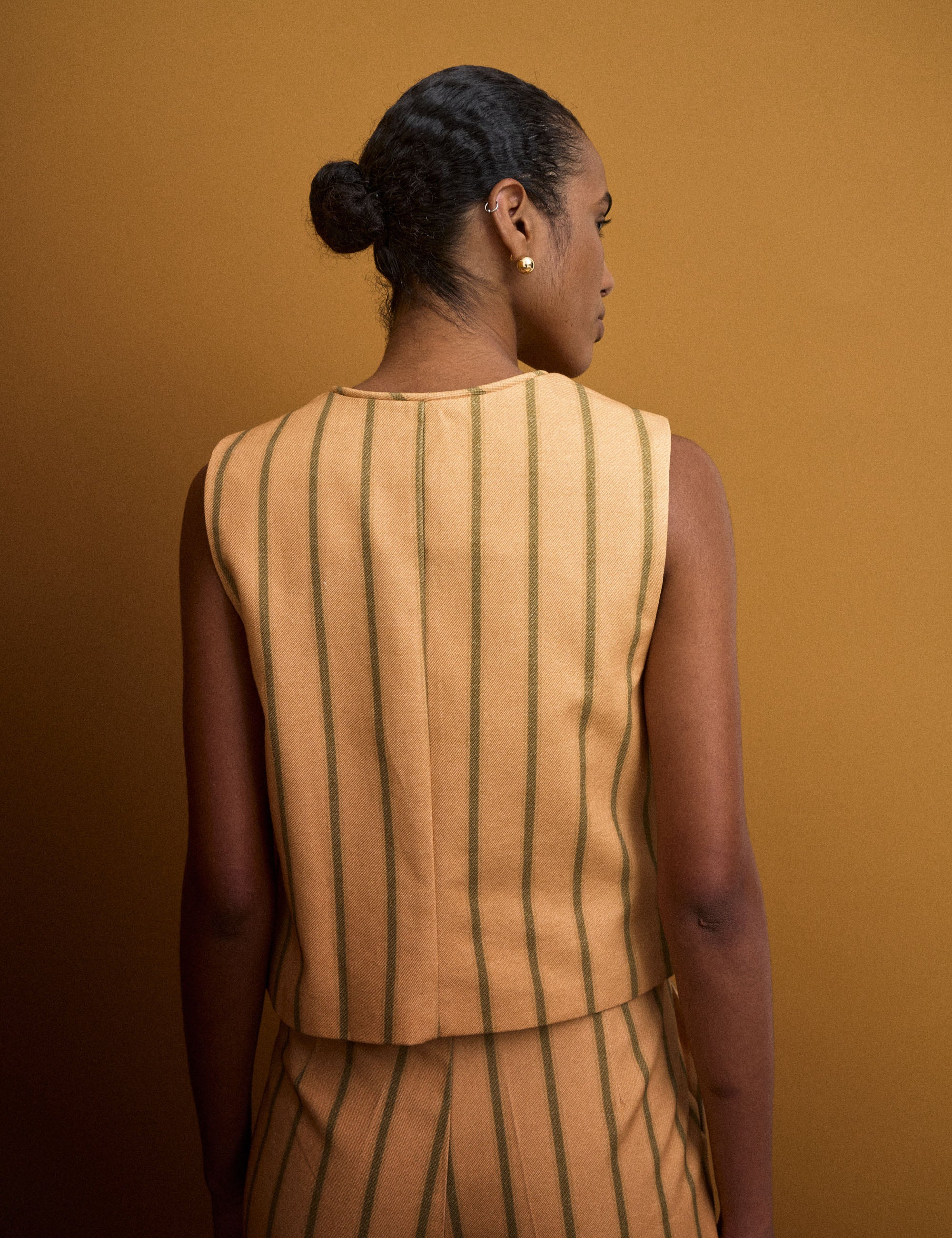 Colete Isabella Listra Mostarda