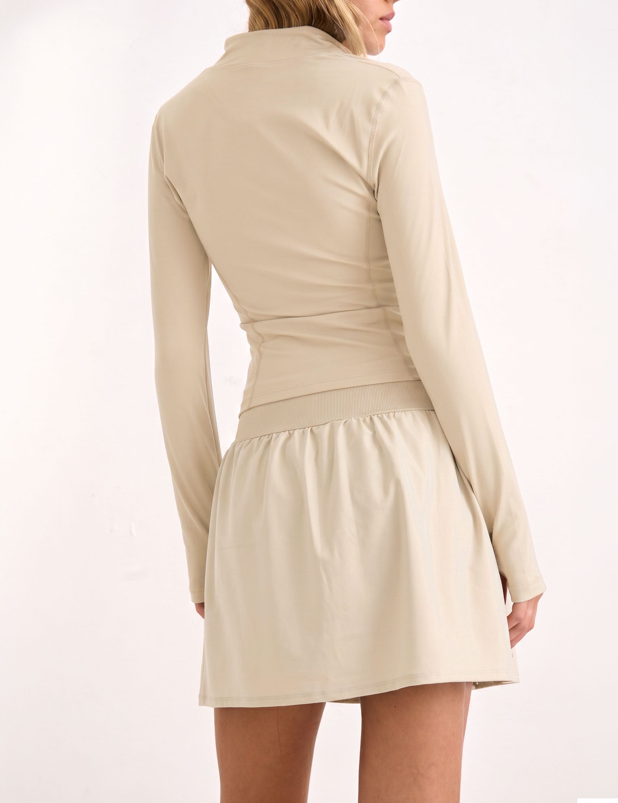 Shorts Saia Academia Malha Areia
