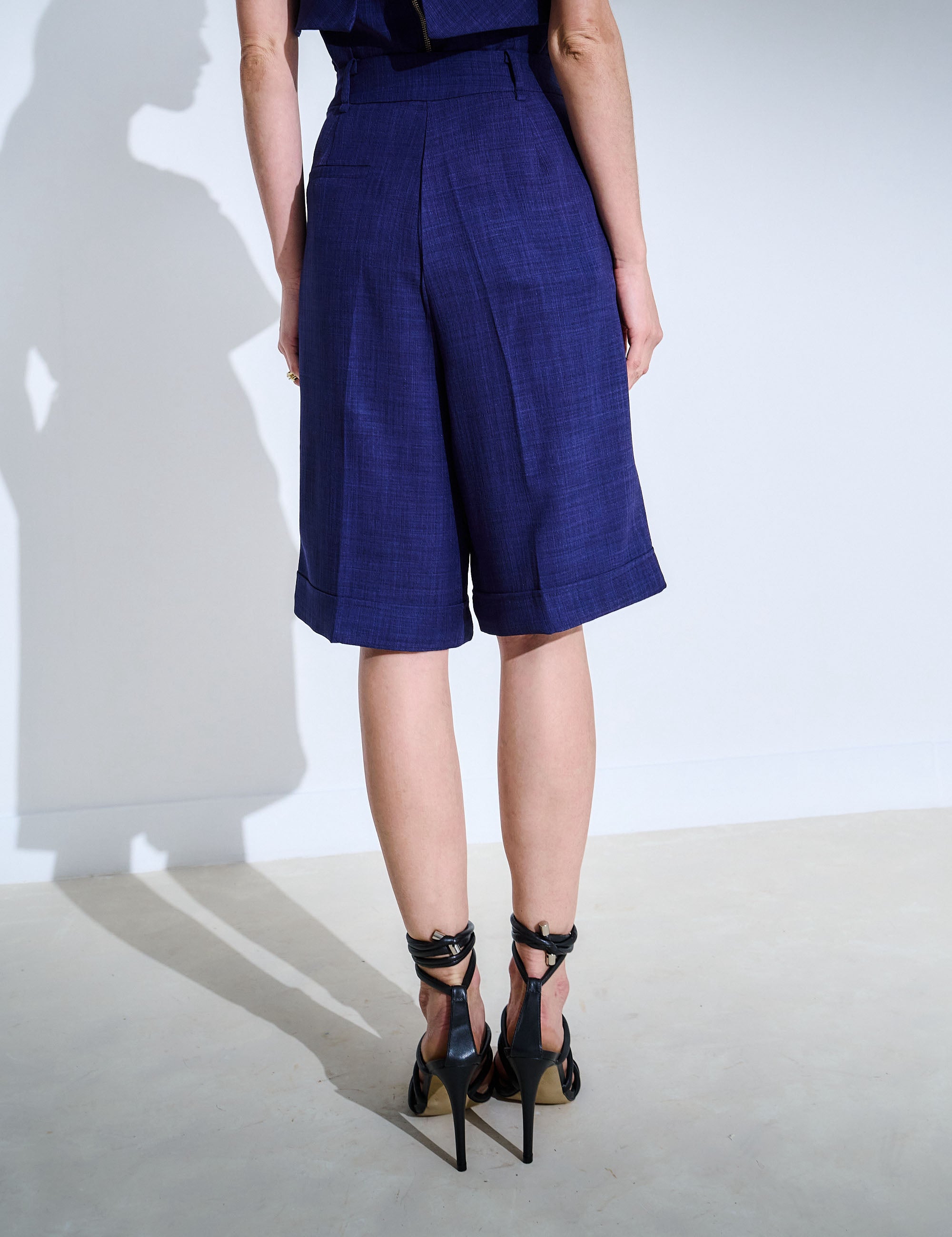 Bermuda Sue Alfaiataria Marinho