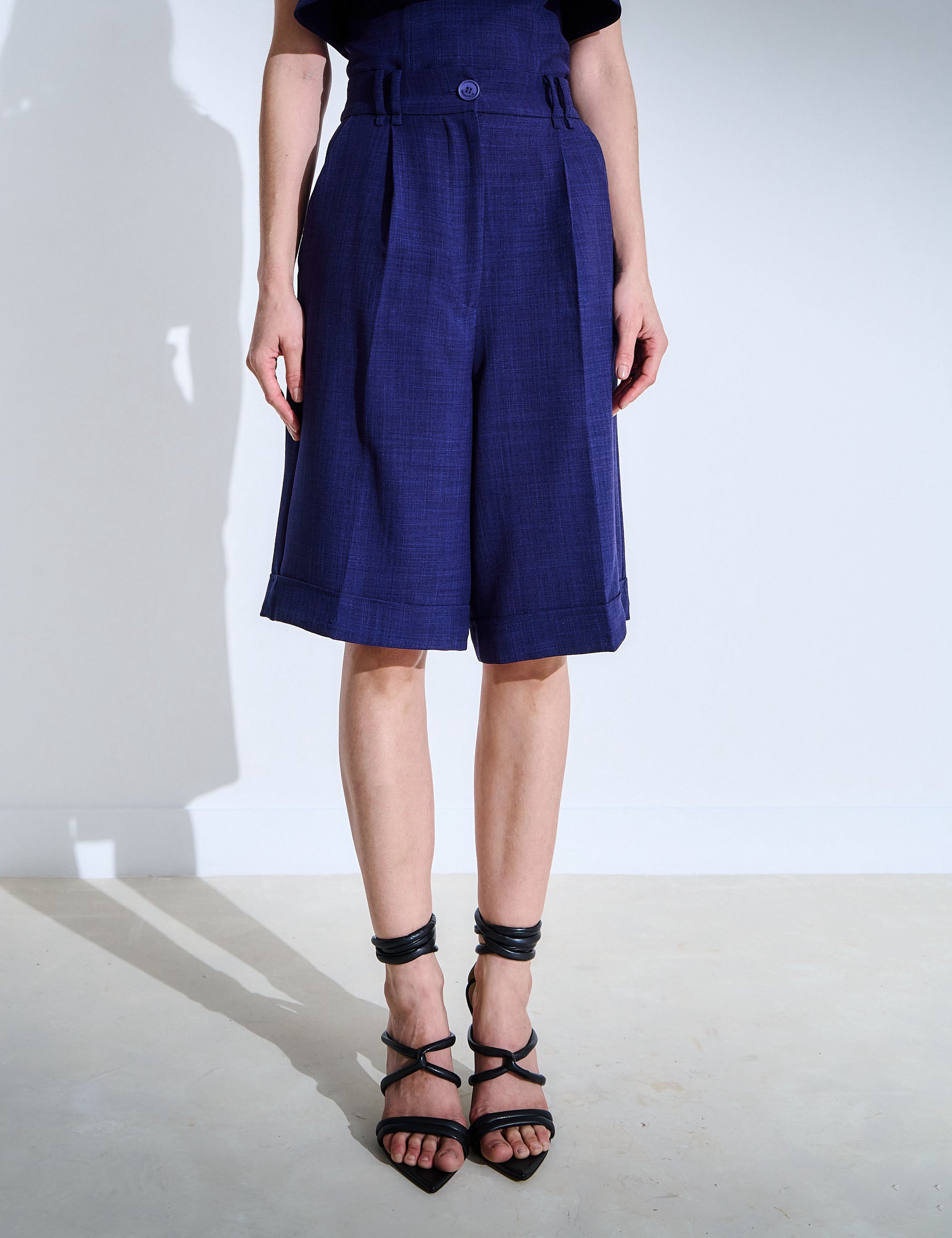 Bermuda Sue Alfaiataria Marinho