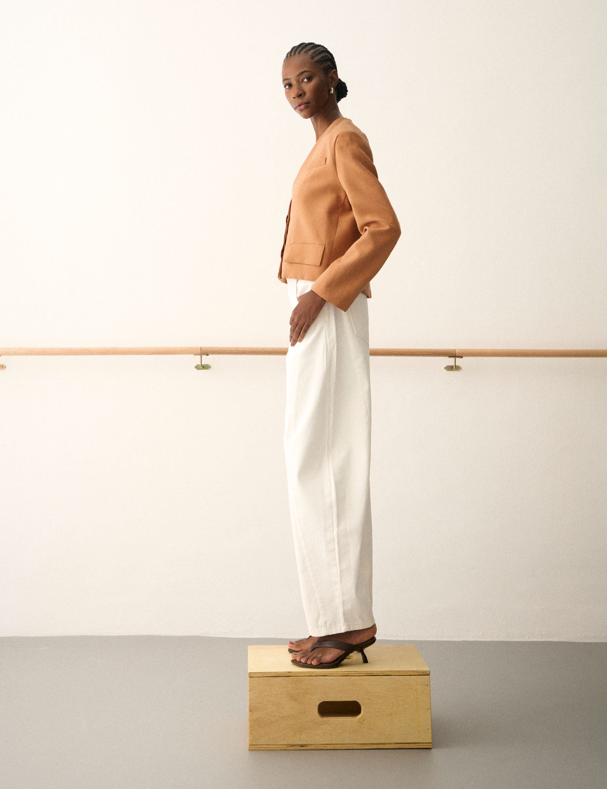 Blazer Julia Liocel Amendoa