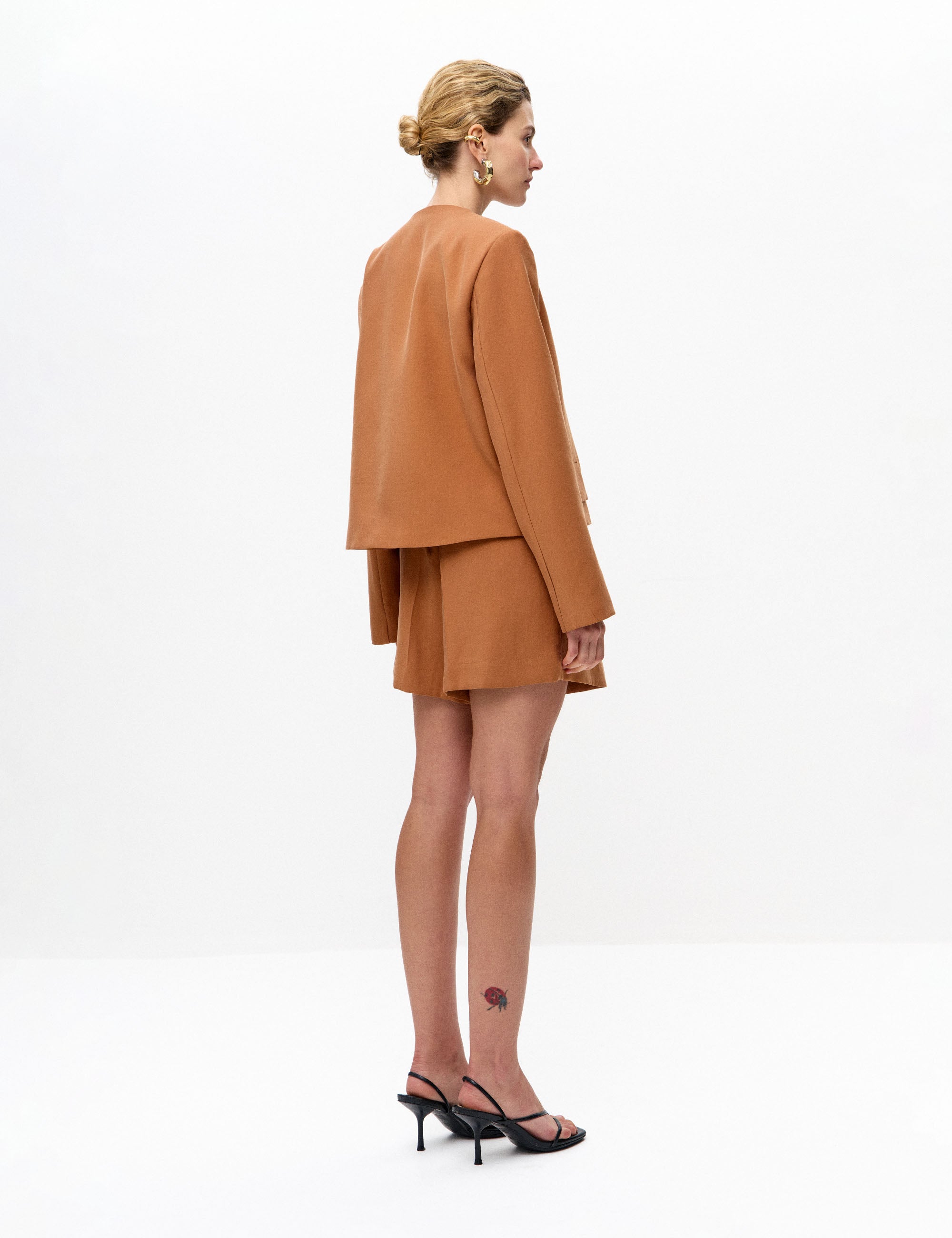 Blazer Julia Liocel Amendoa