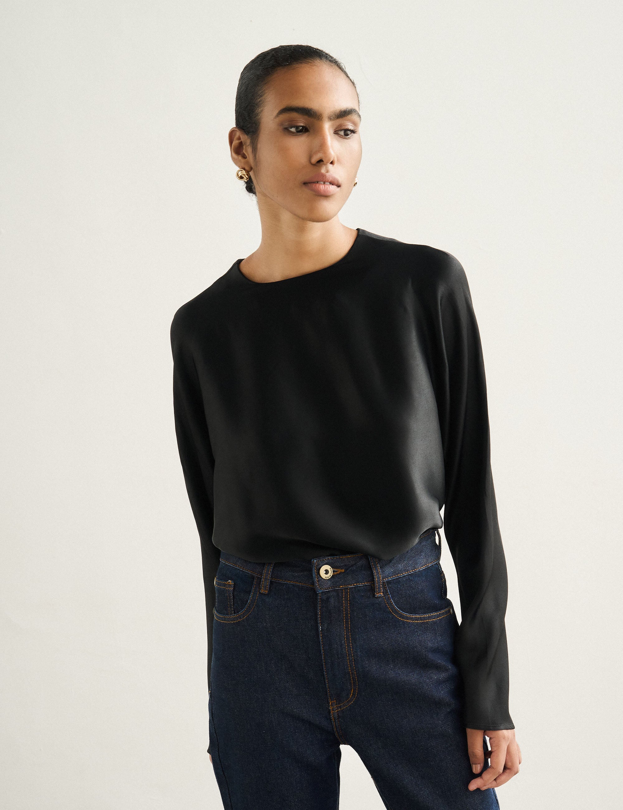 Blusa Aisha Cetim Preto