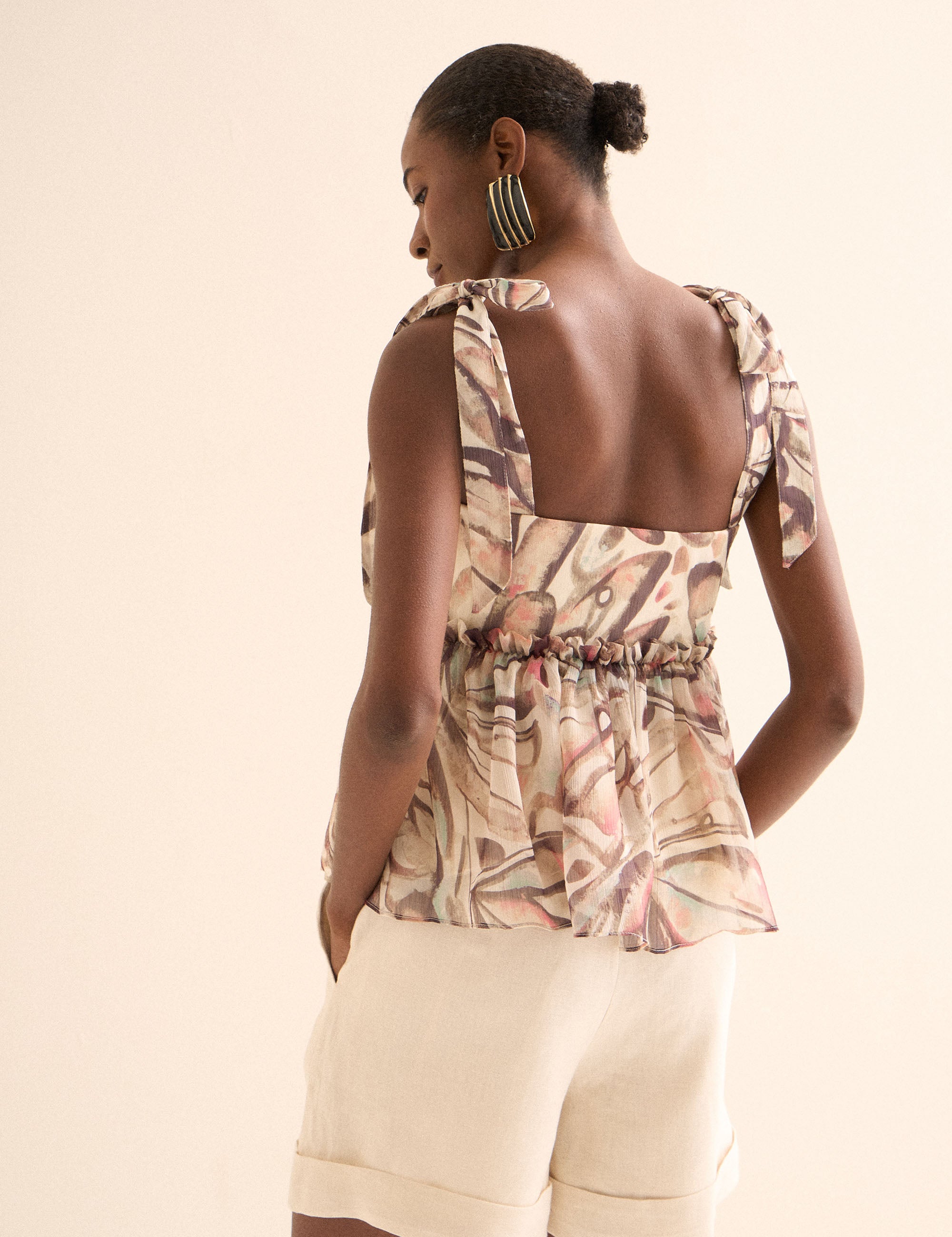 Blusa Borboleta Chiffon Areia