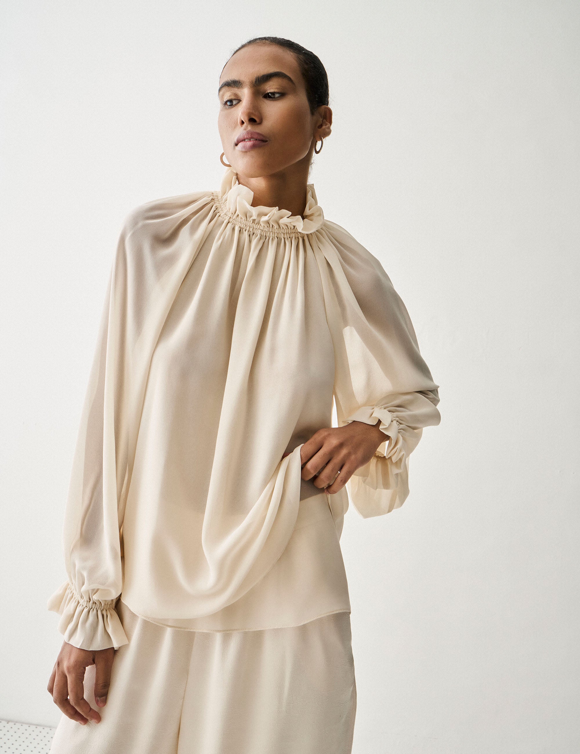Blusa Gaby Chiffon Porcelana