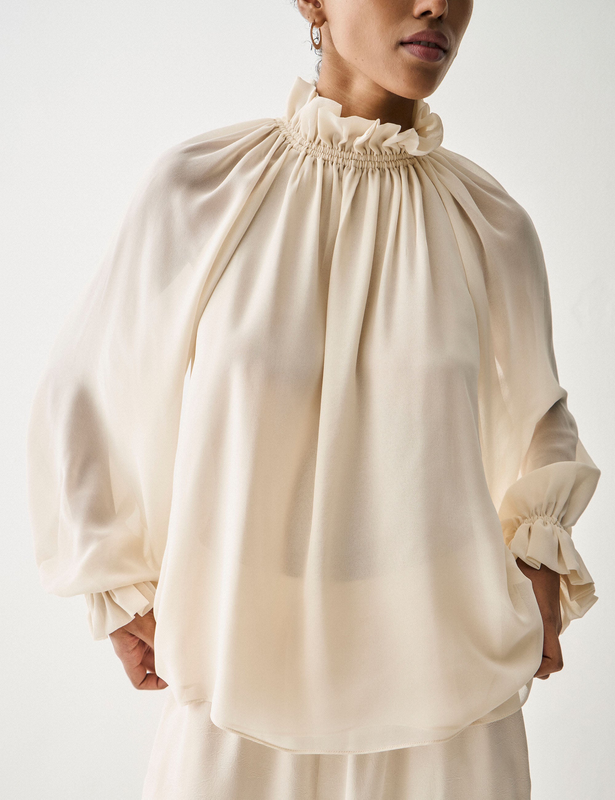Blusa Gaby Chiffon Porcelana