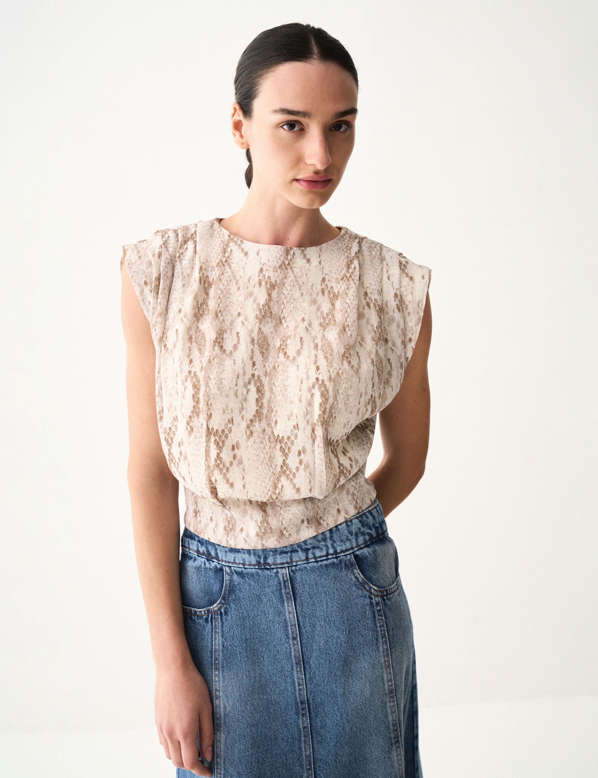 Blusa Jade Animal Print Cinza