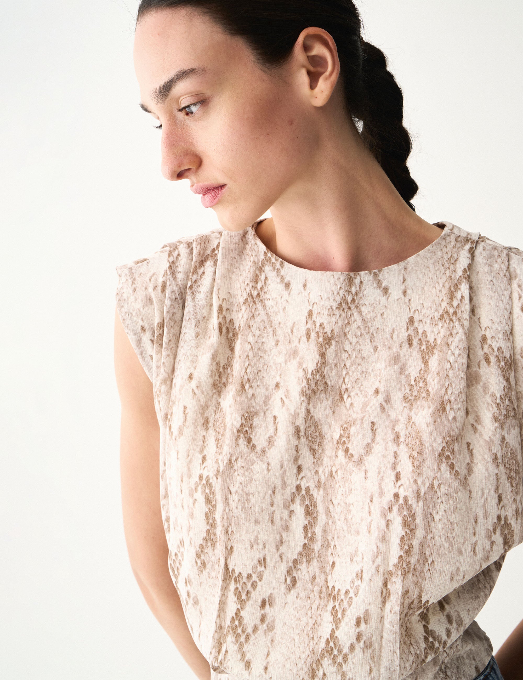 Blusa Jade Animal Print Cinza