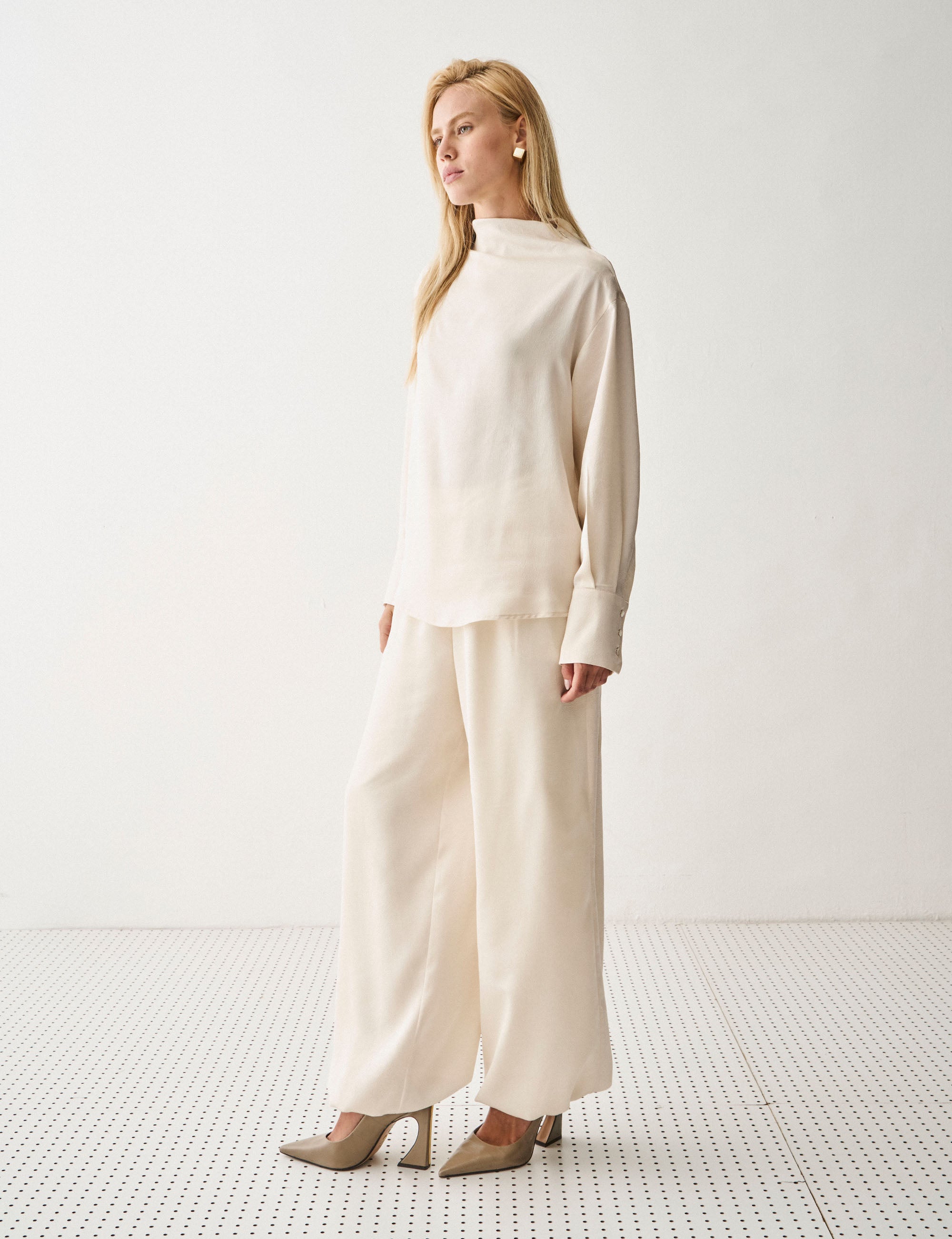 Blusa Mayara Cetim Pérola