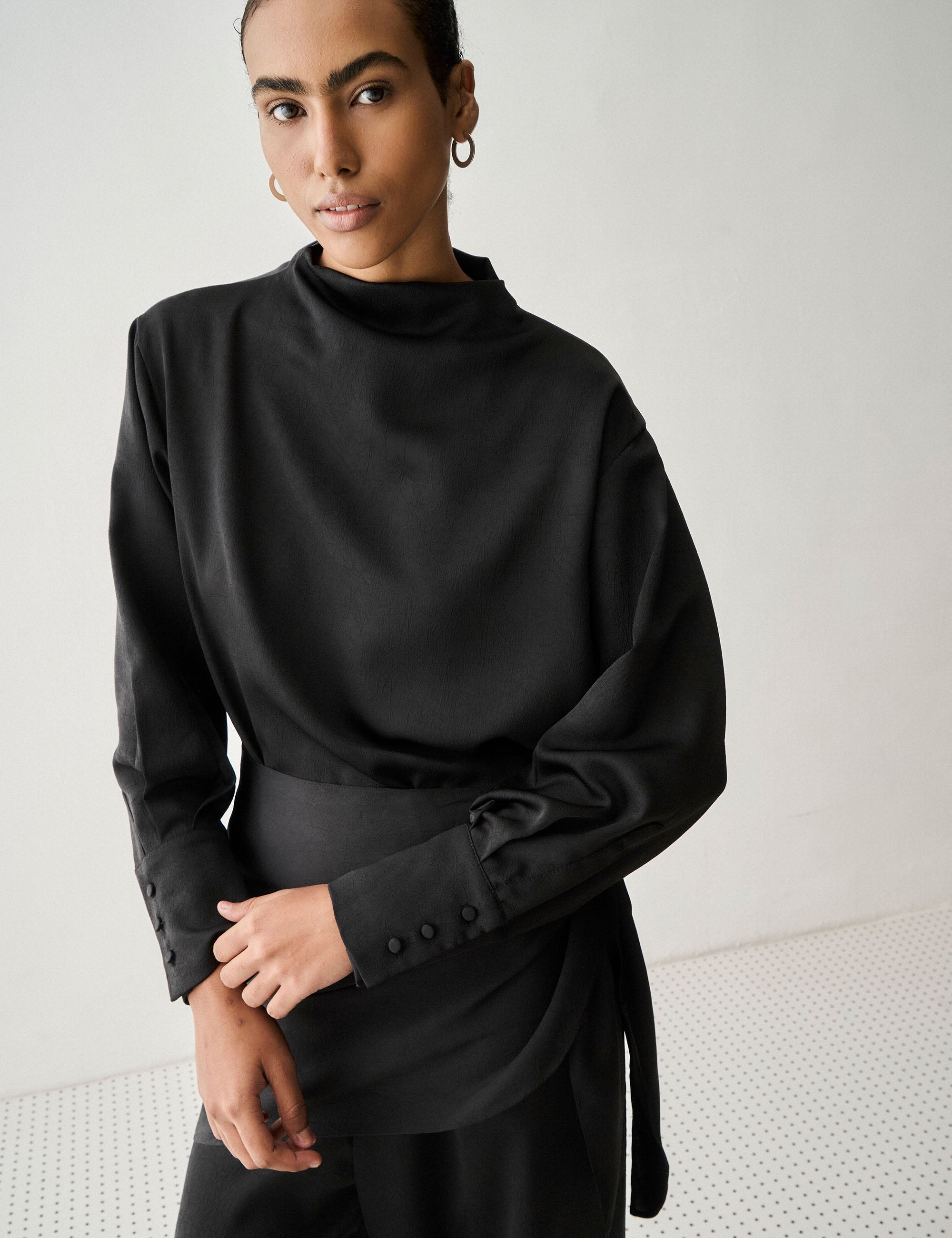 Blusa Mayara Cetim Preto
