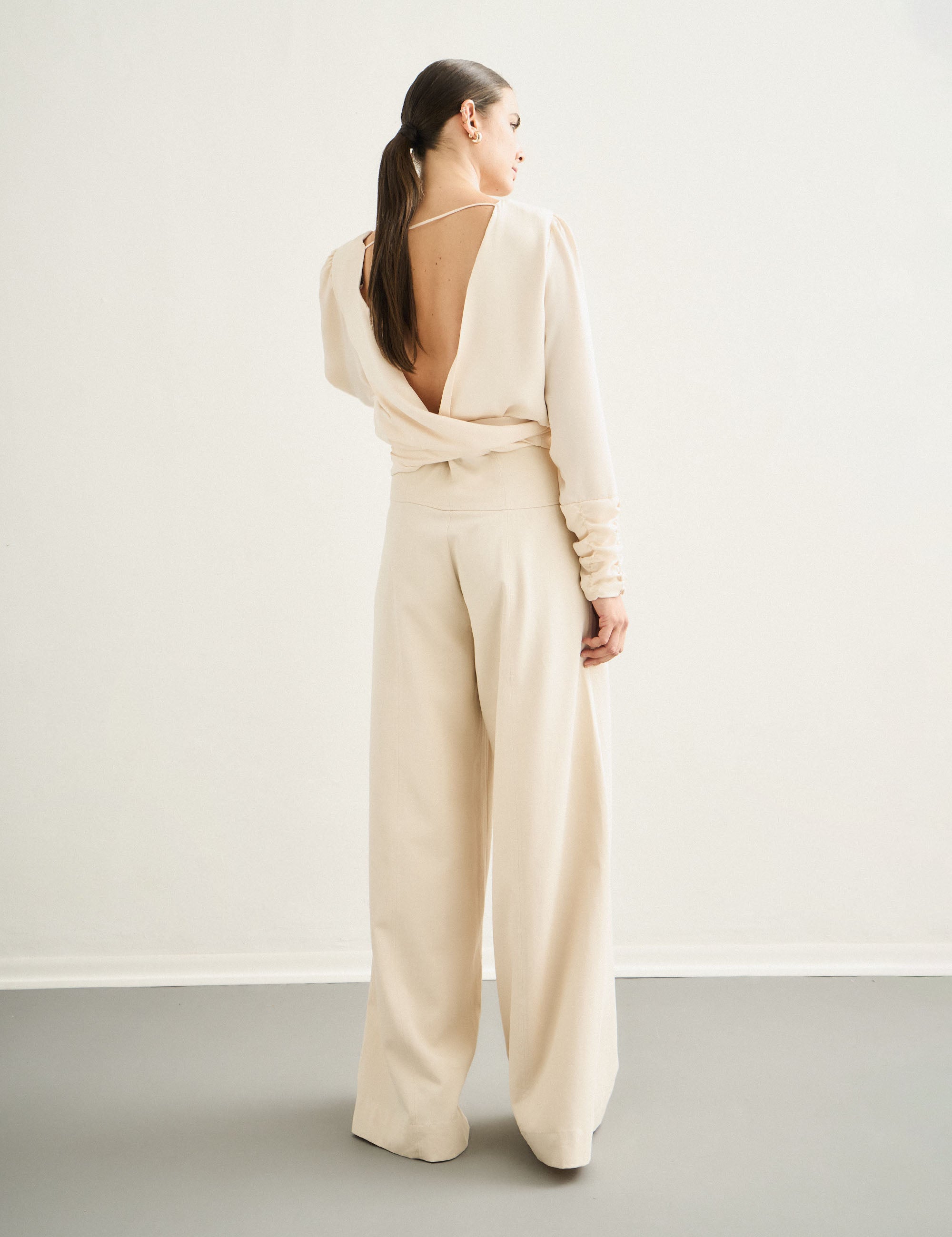 Blusa Transpasse Acetinada Pérola