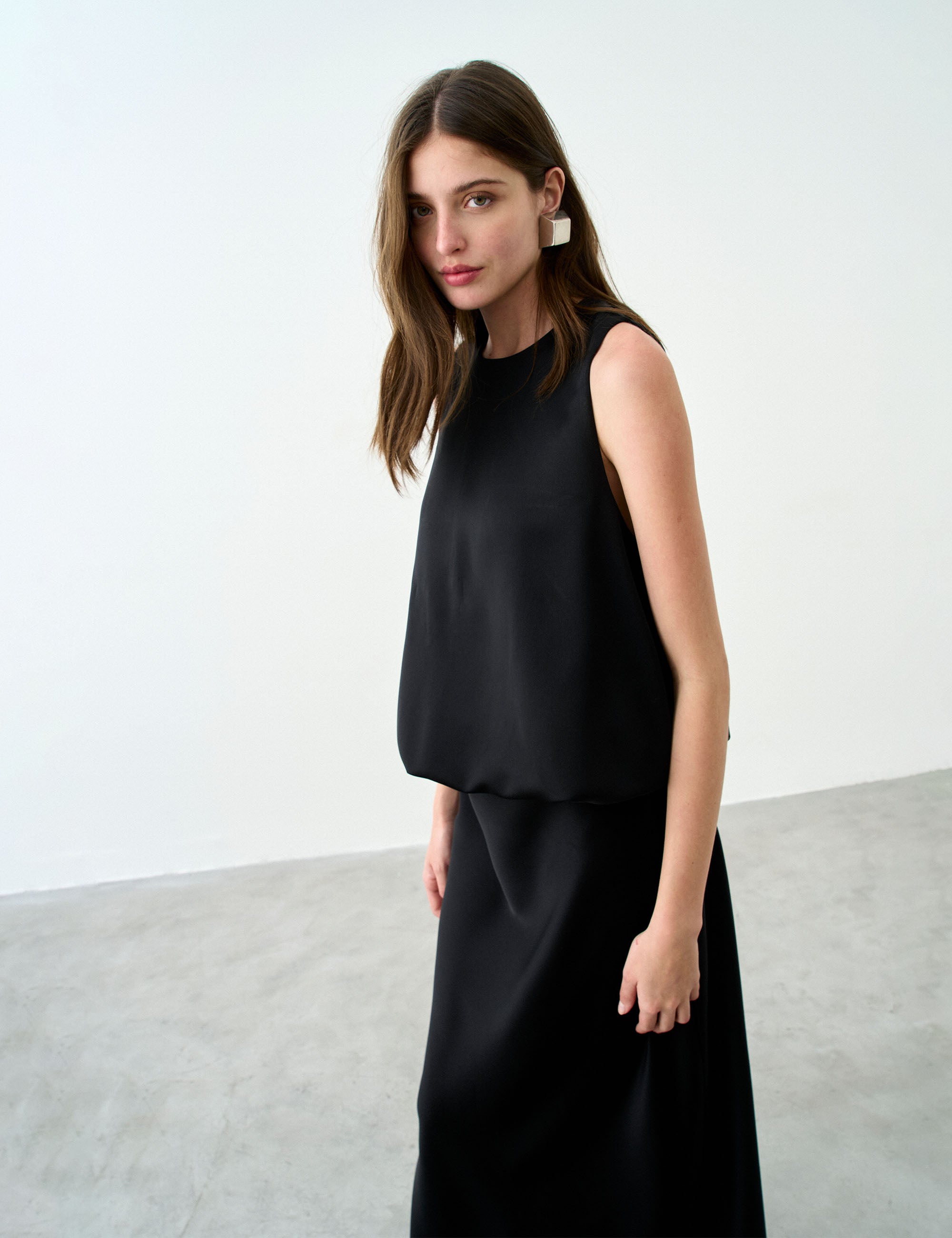 Blusa Velvet Crepe Alfaiataria Preto