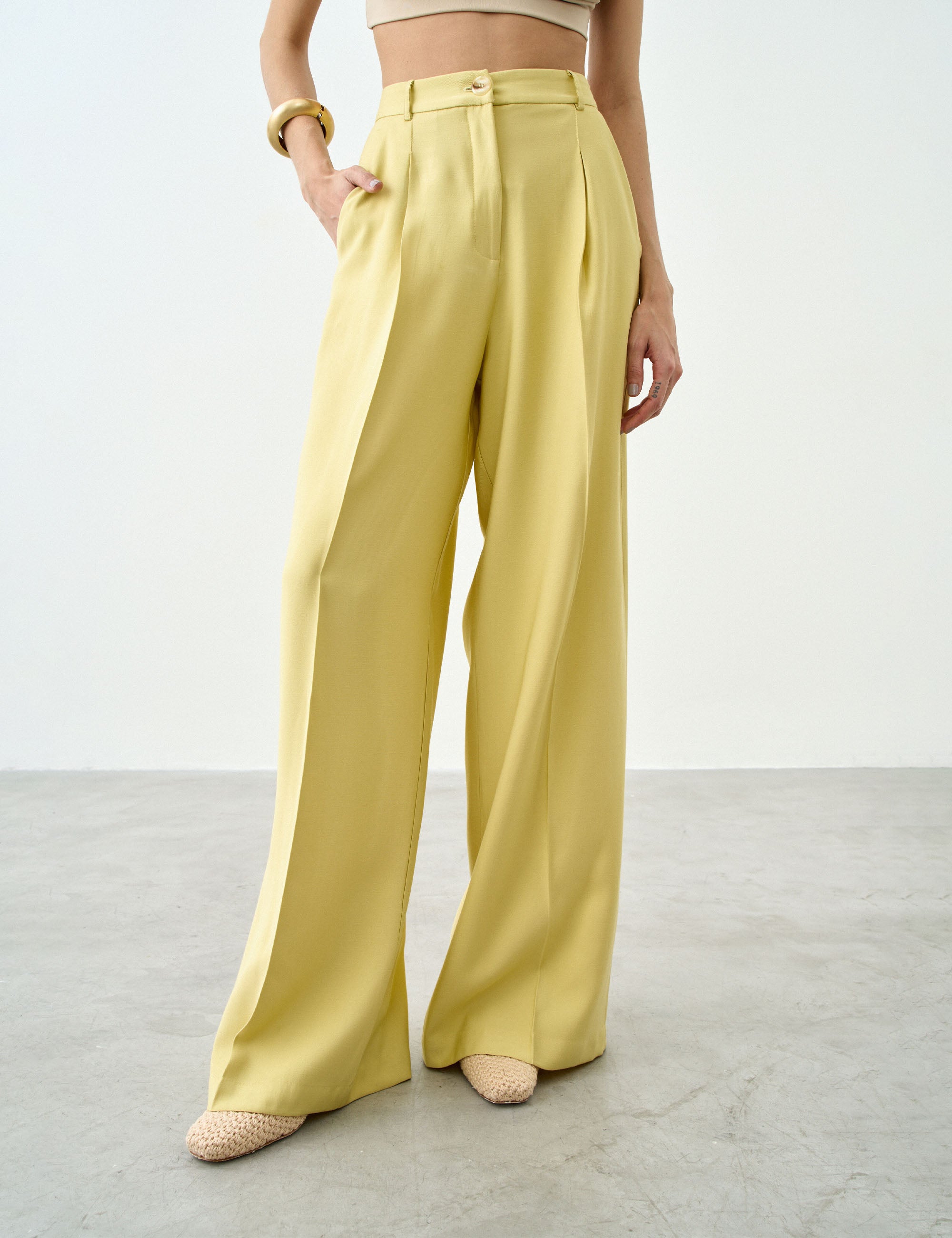 Calça Paola Alfaiataria Amarelo