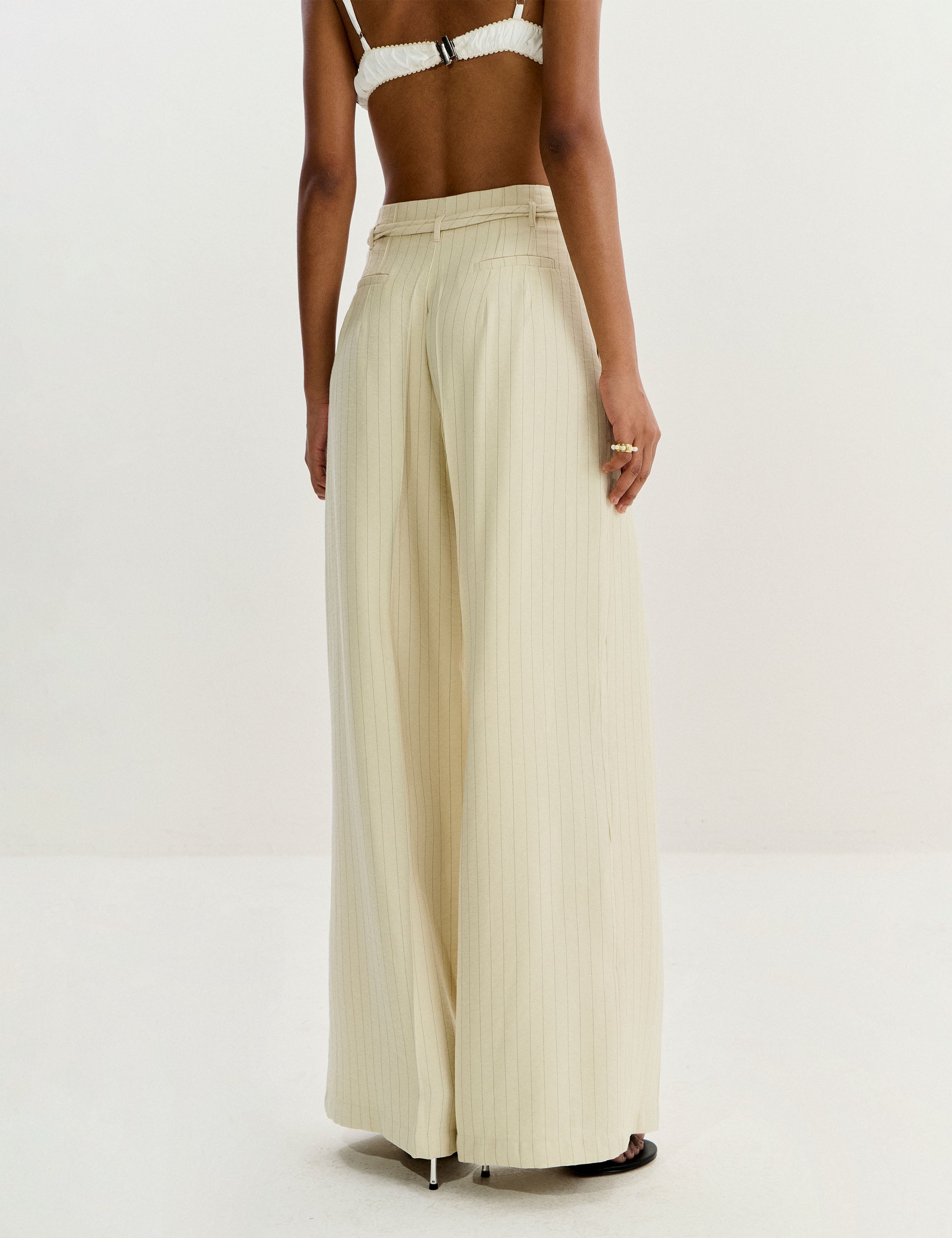 Calça Adrielly Viscolinho Areia