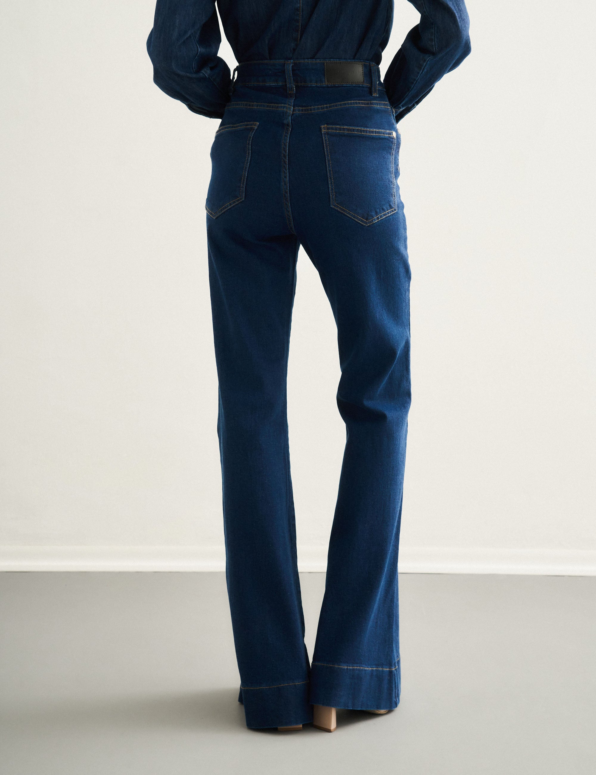 Calça Flare Denim Escuro