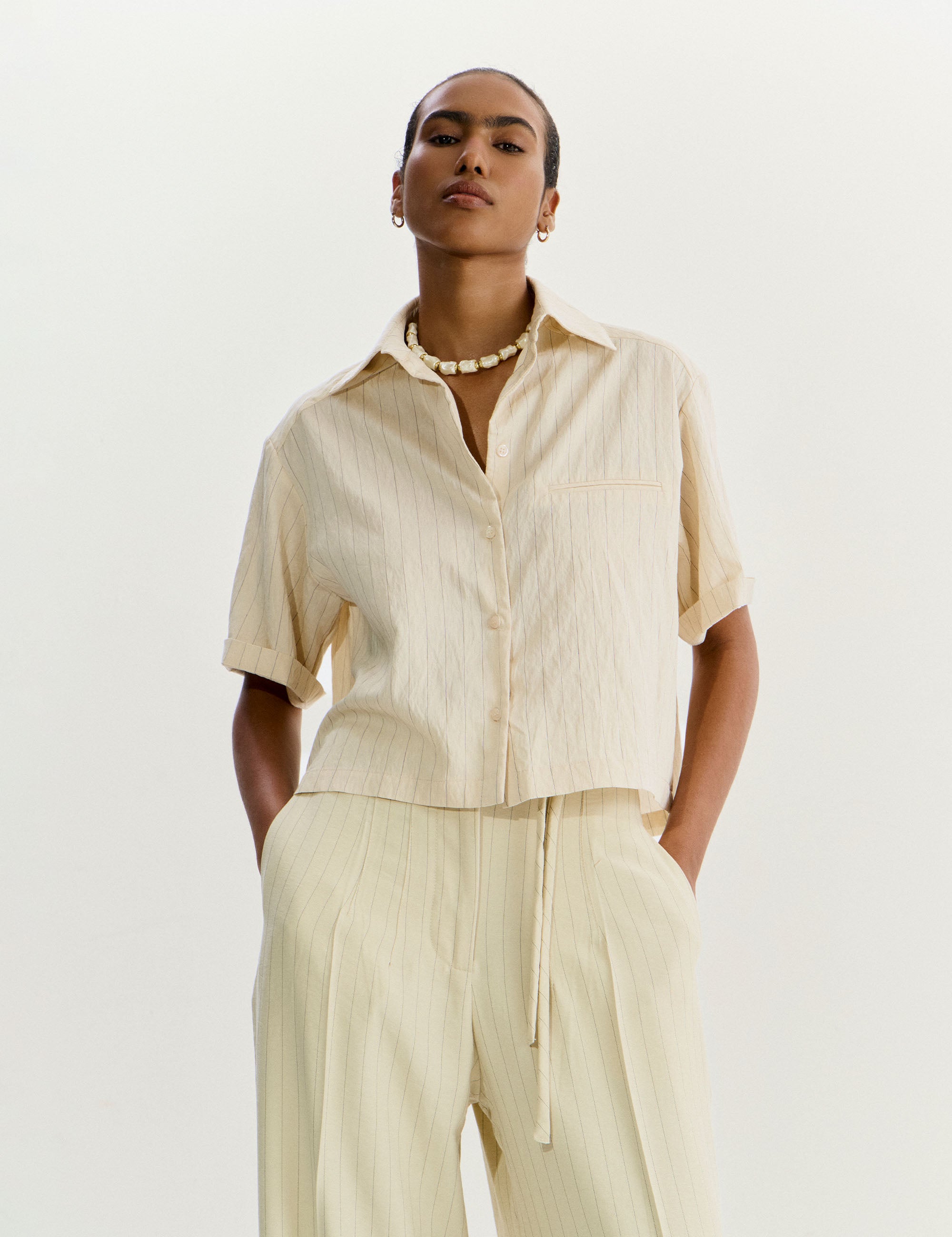 Camisa Adrielly Viscolinho Areia