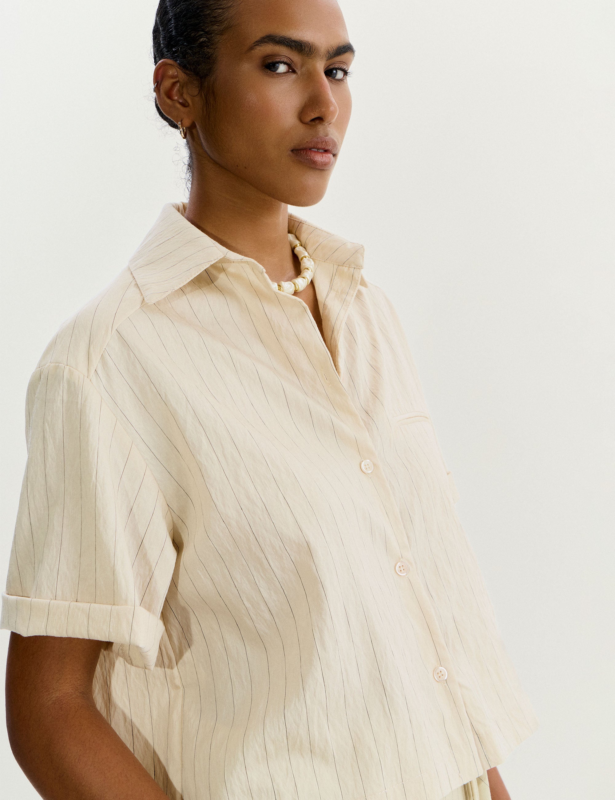 Camisa Adrielly Viscolinho Areia