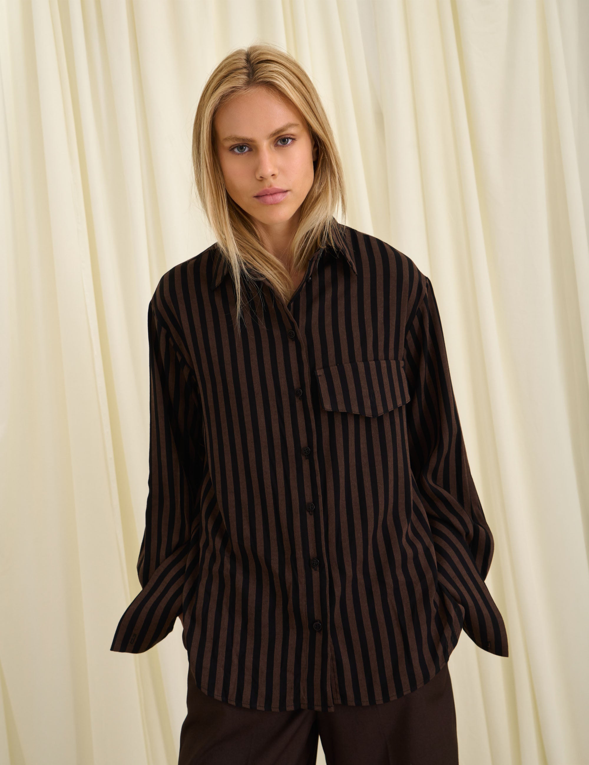 Camisa Elisa Listra Preto
