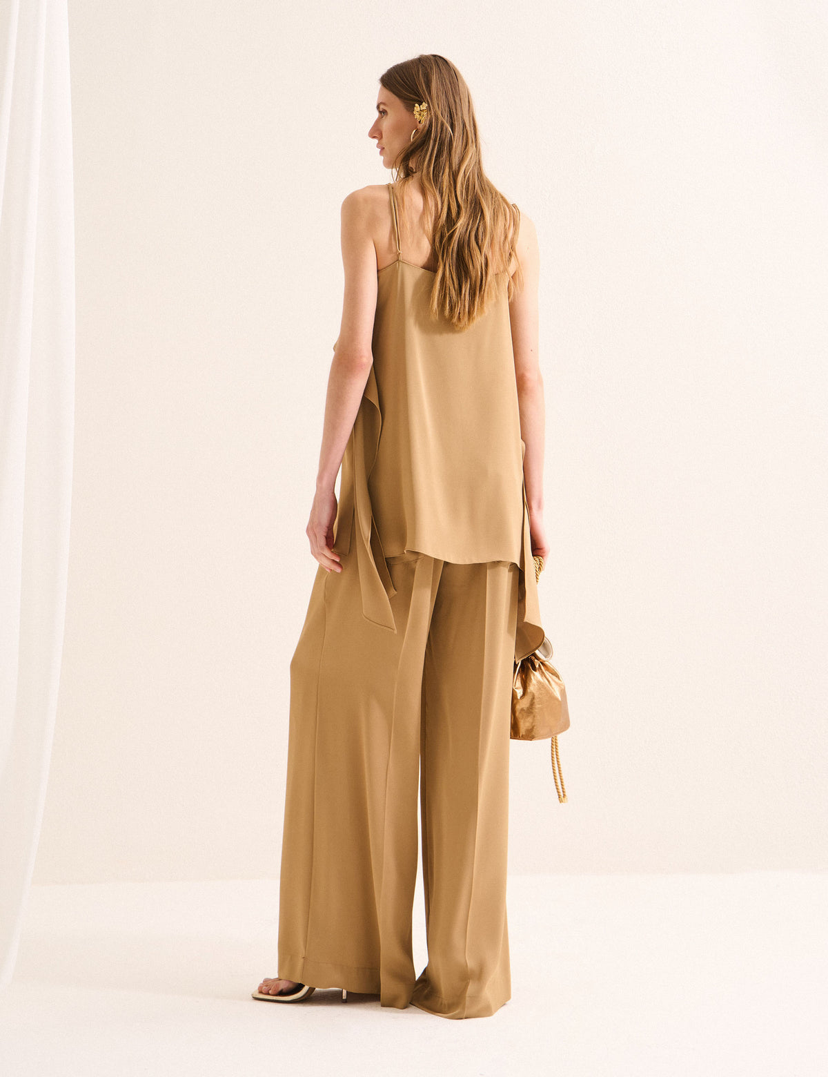 Conjunto Bolonia Crepe Bege