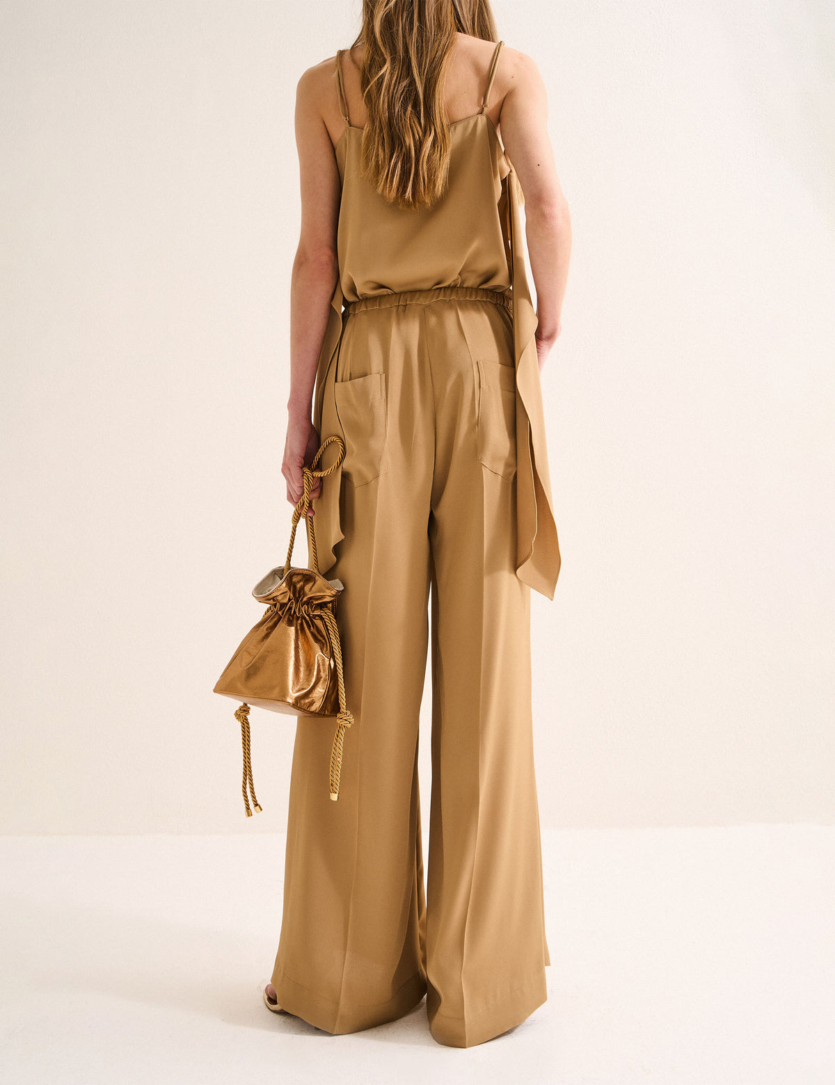 Conjunto Bolonia Crepe Bege