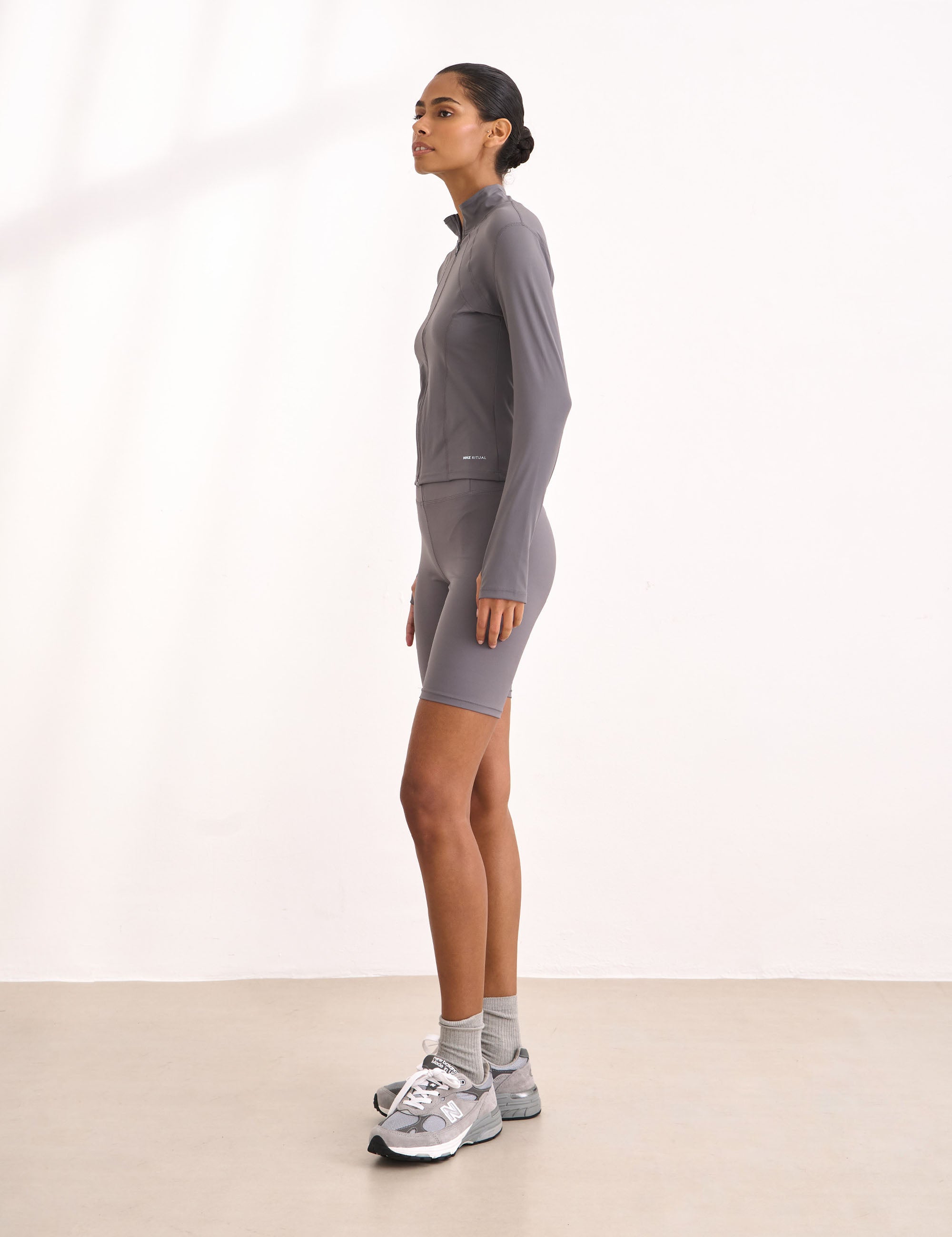 Shorts Wellness Malha Cinza