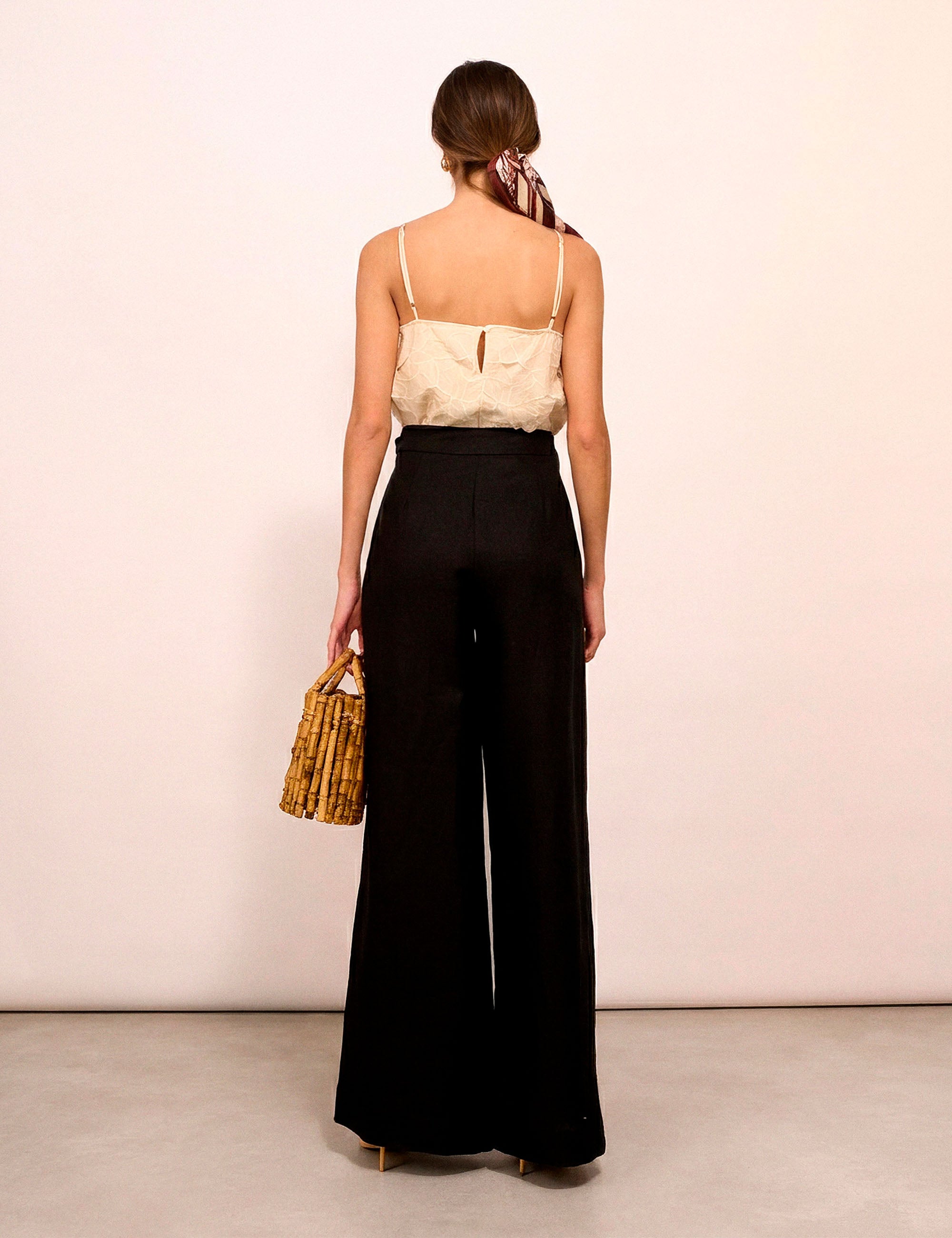 Pantalona Evelyn Linho Preto