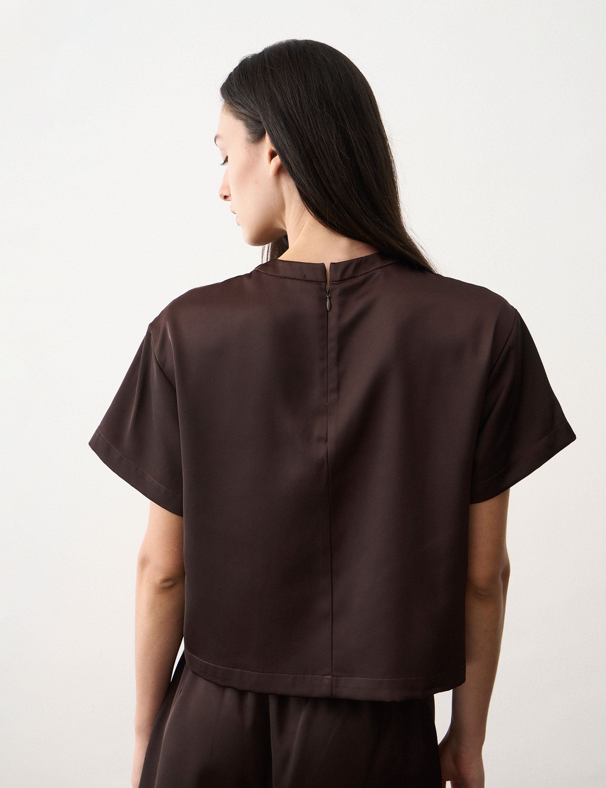 T-shirt Kate Acetinada Marrom