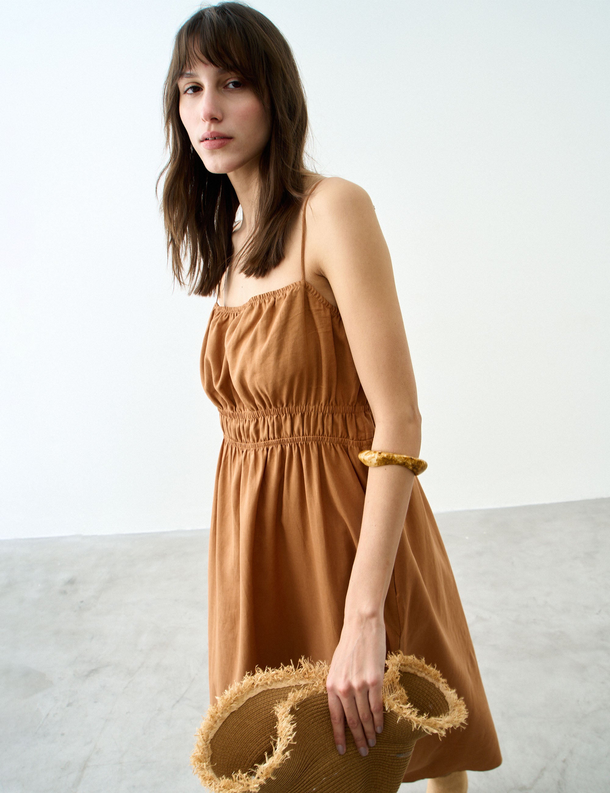 Vestido Adele Viscolinho Amendoa