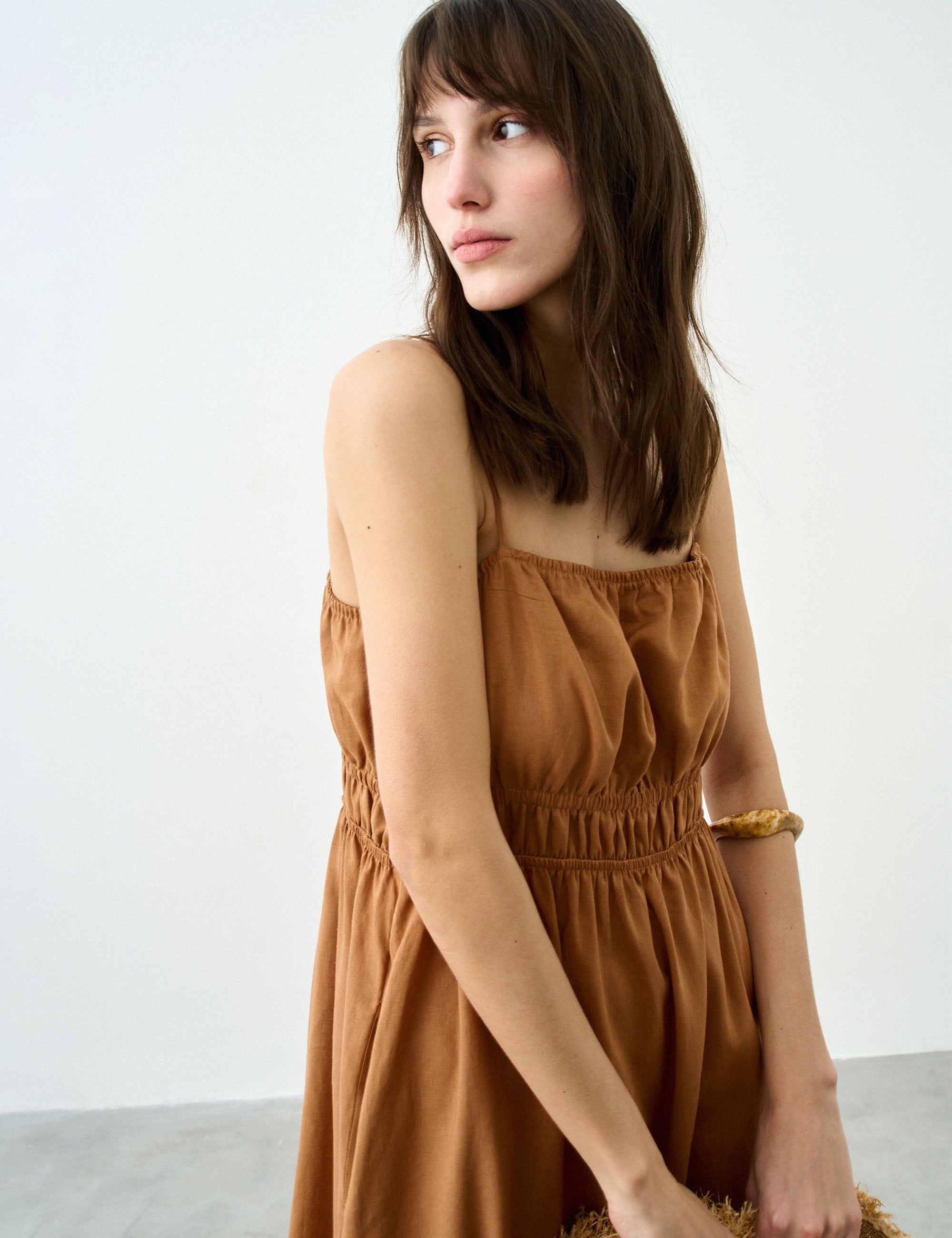 Vestido Adele Viscolinho Amendoa