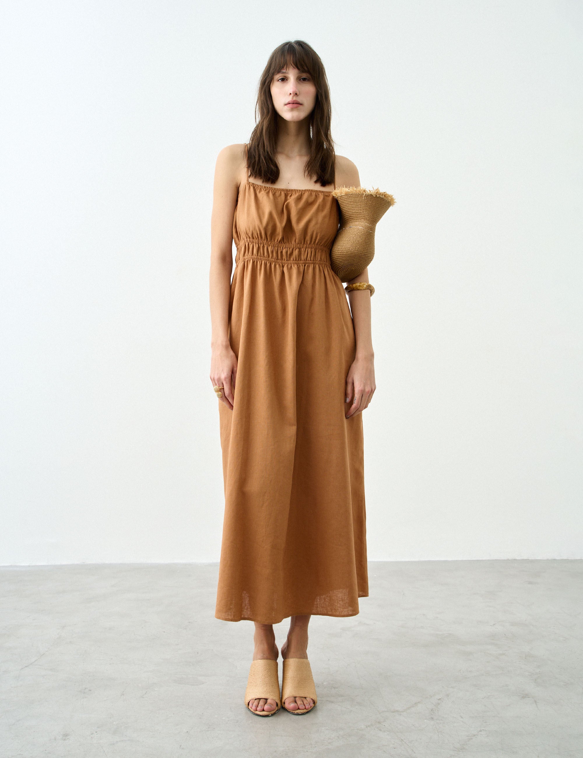 Vestido Adele Viscolinho Amendoa