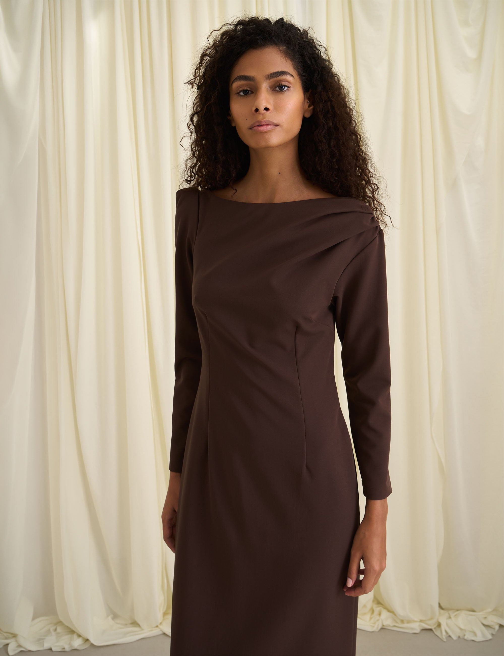 Vestido Arlete Alfaiataria Marrom