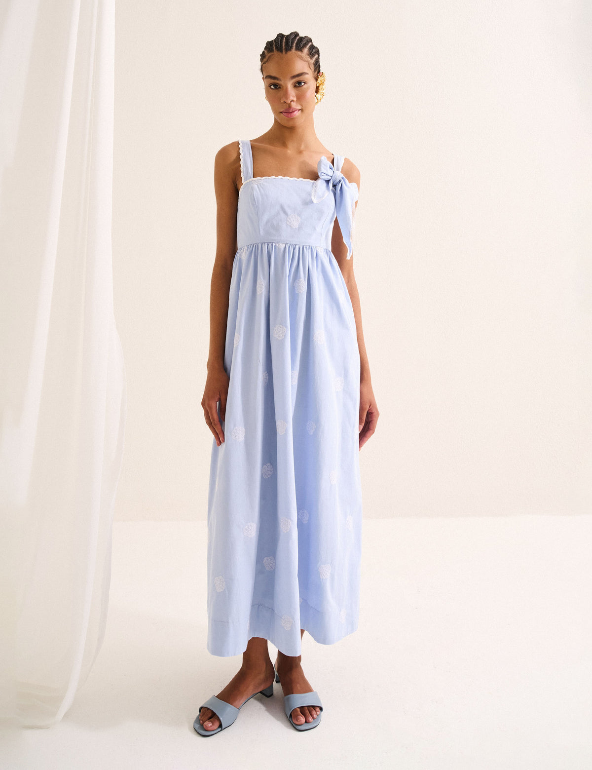 Vestido Conchas Com Lenço Azul