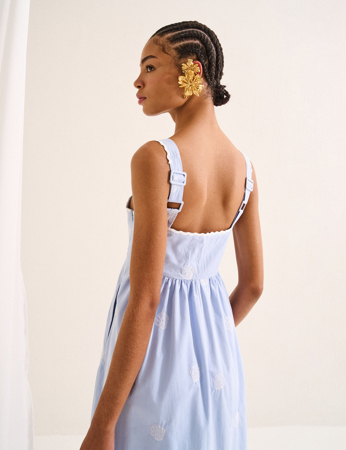 Vestido Conchas Com Lenço Azul