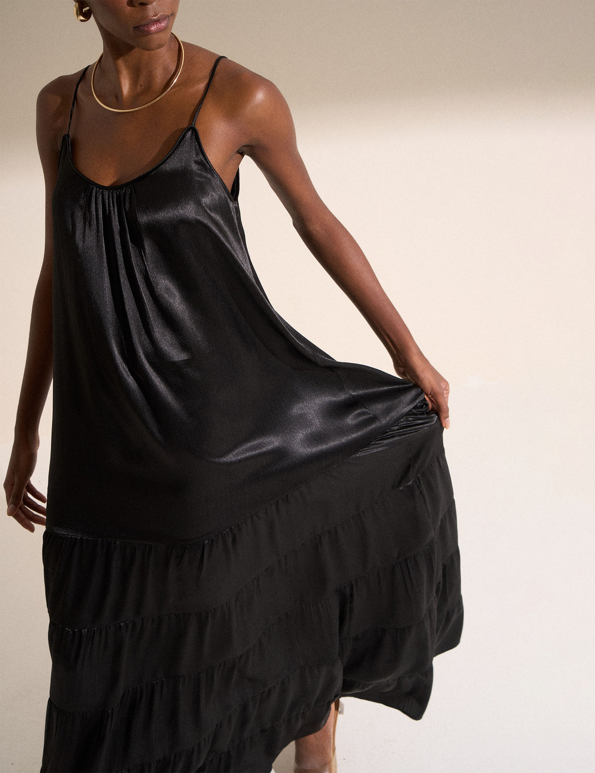 Vestido Fluido Cetim Crinkle Preto