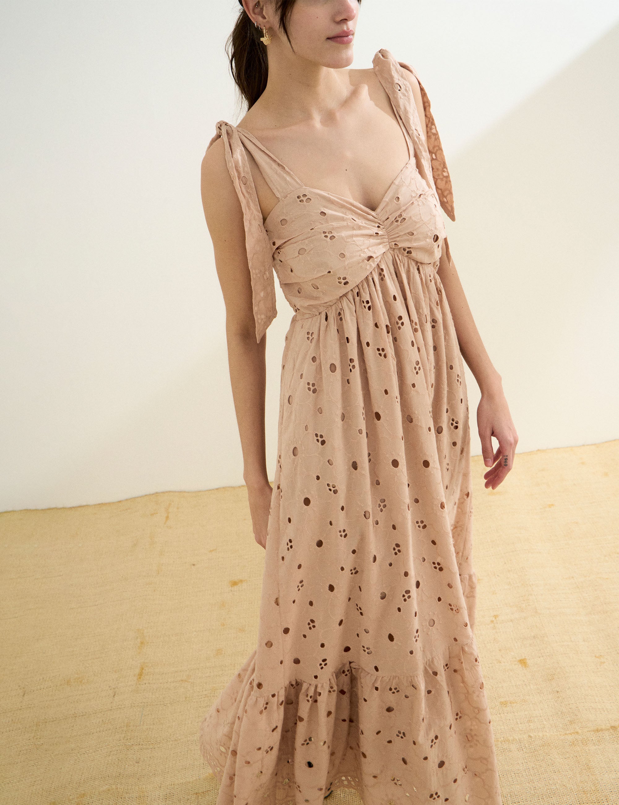 Vestido Leticia Laise Bege