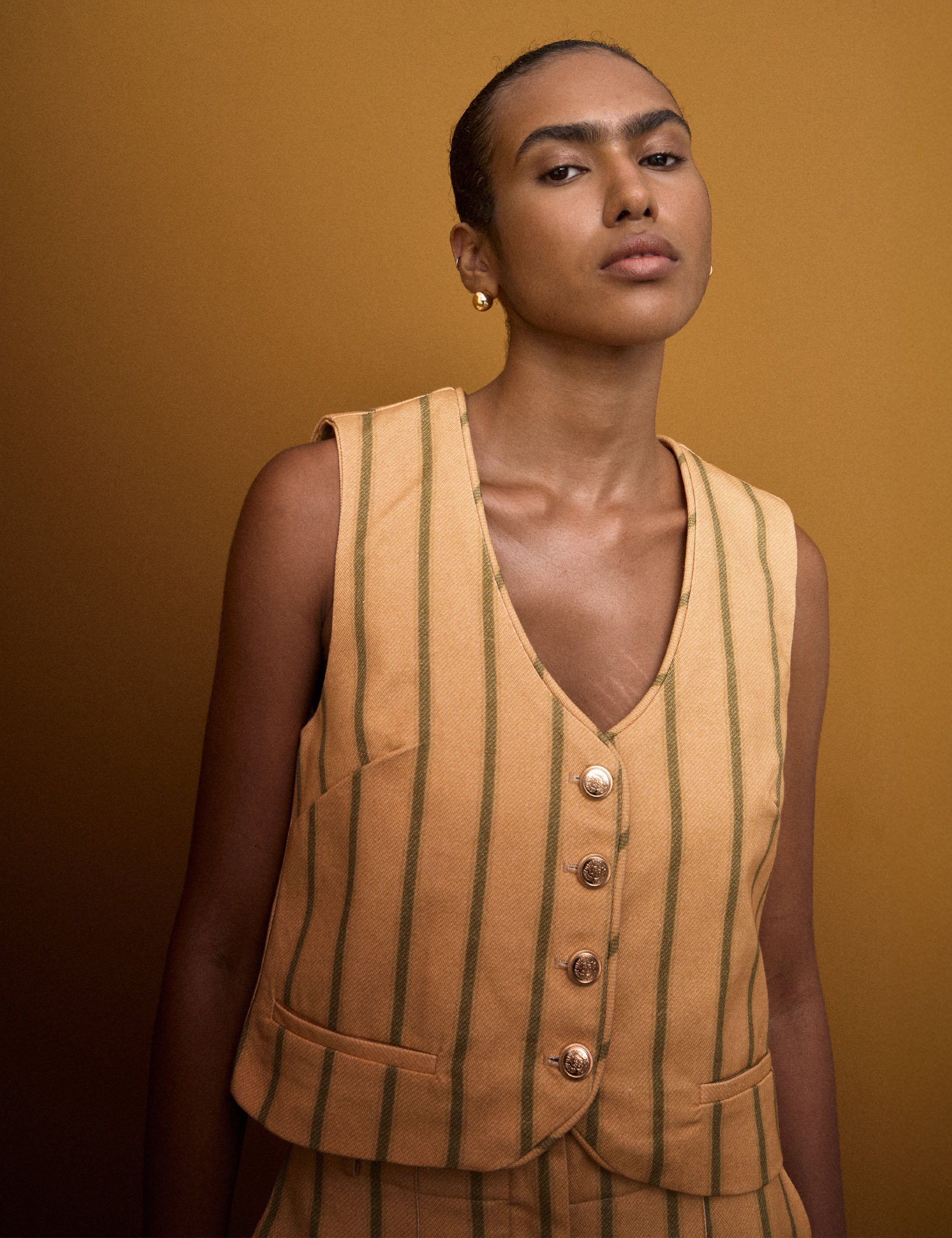 Colete Isabella Listra Mostarda