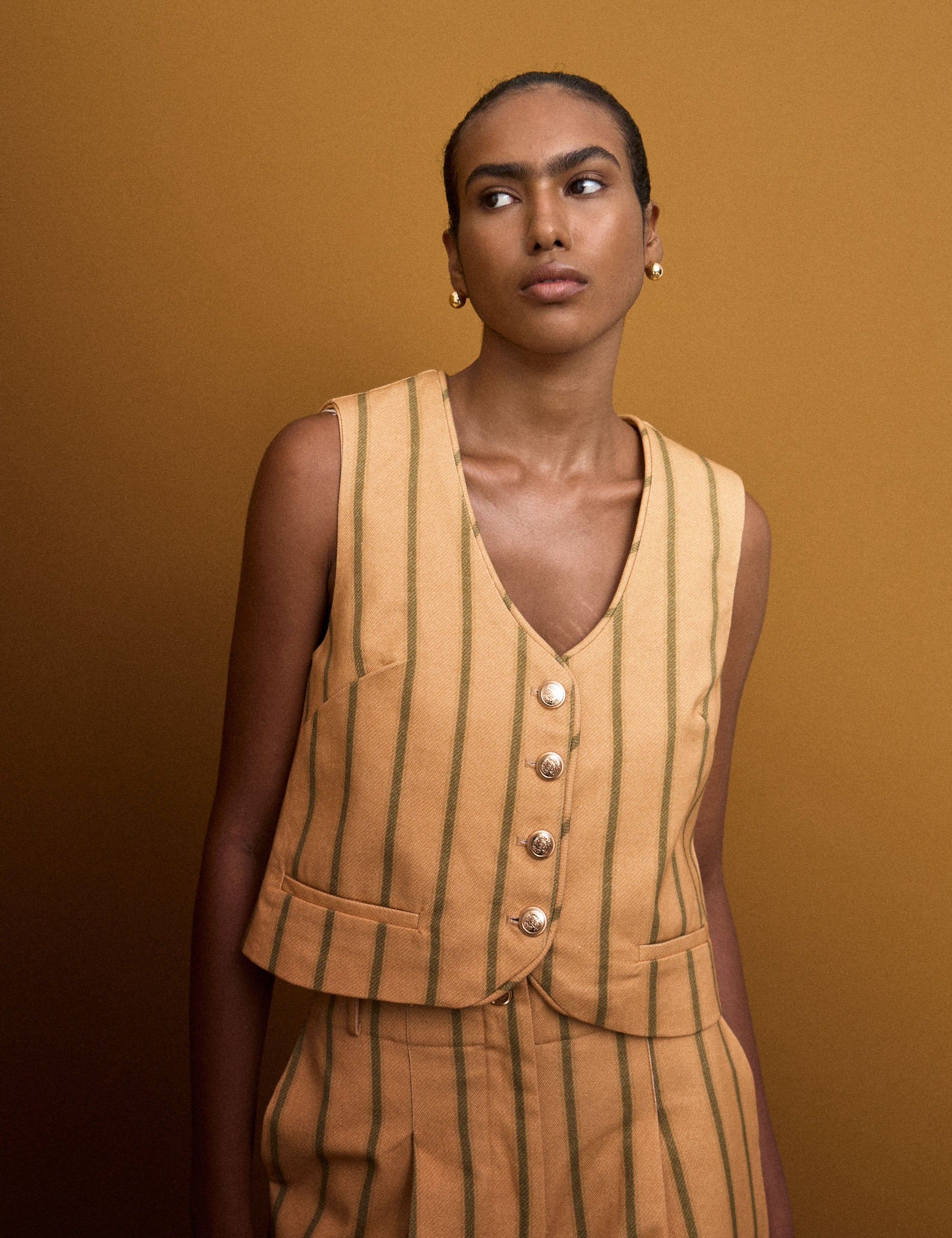 Colete Isabella Listra Mostarda