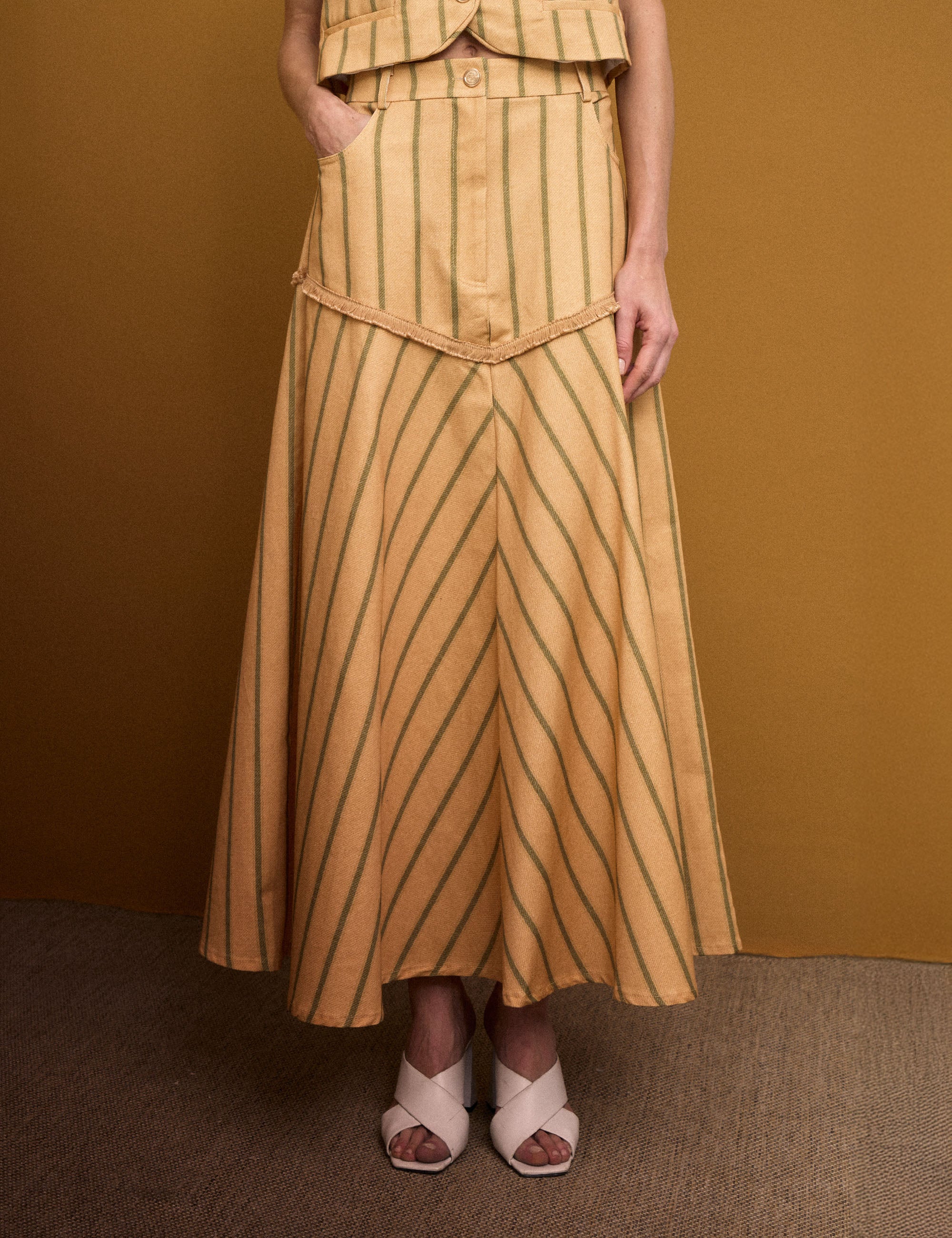 Saia Isabella Listra Mostarda