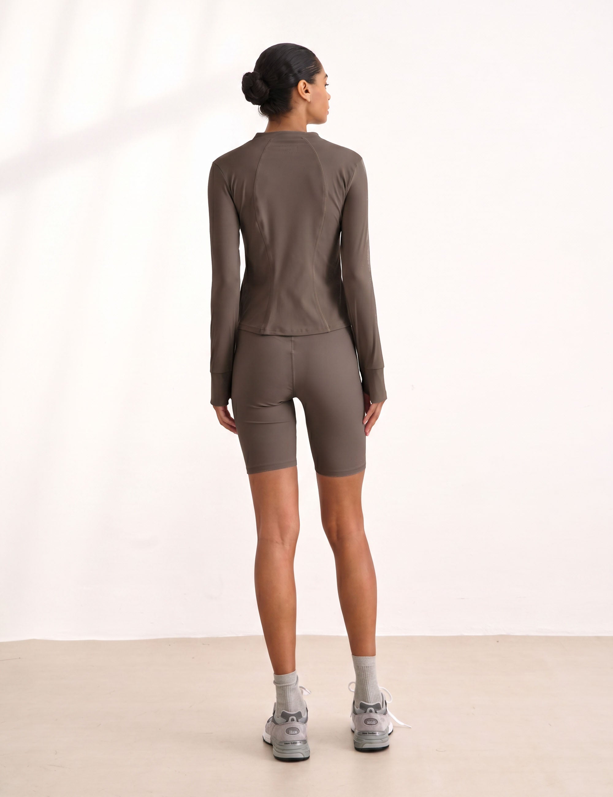 Shorts Wellness Malha Marrom