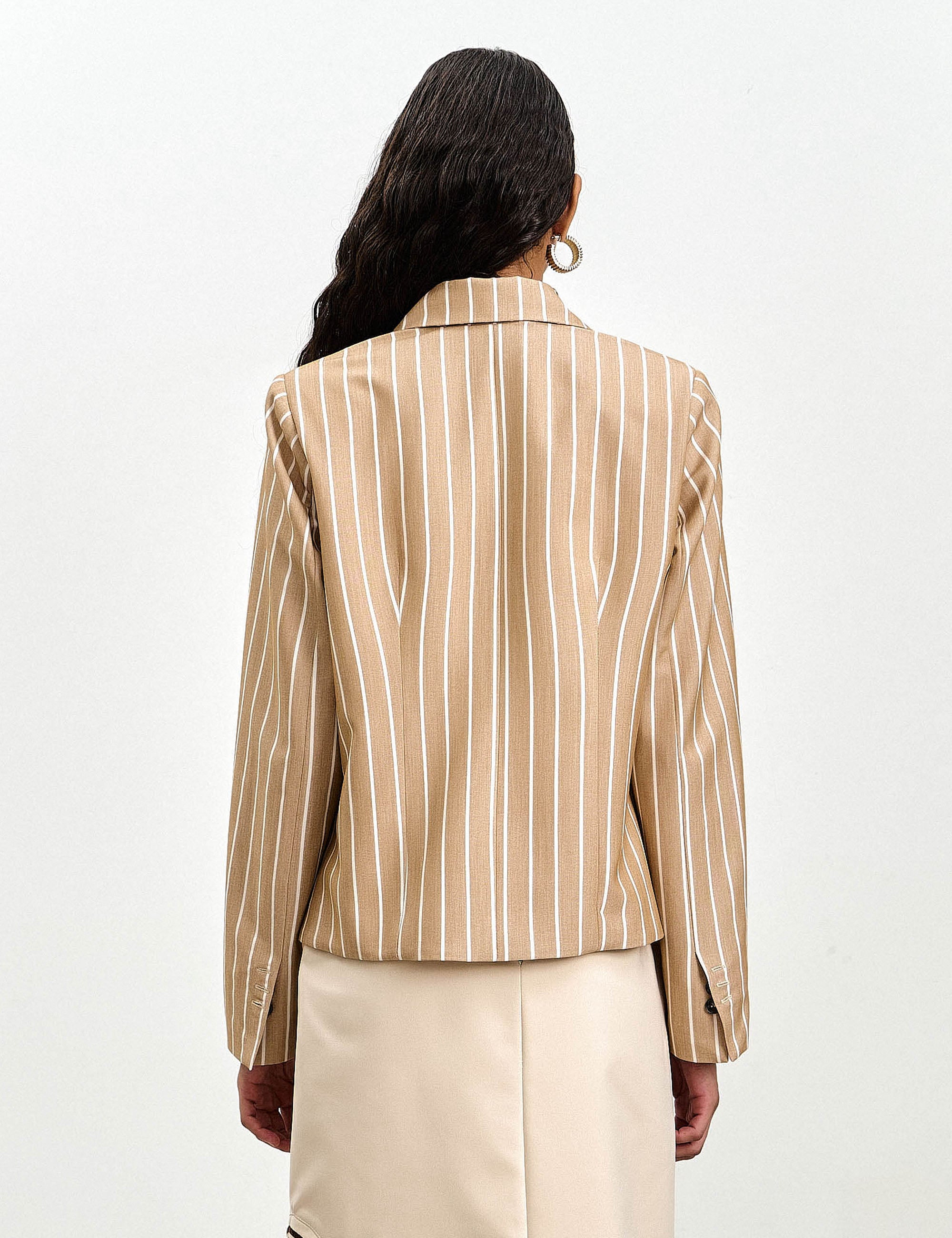 Blazer Alessa Risca Bege