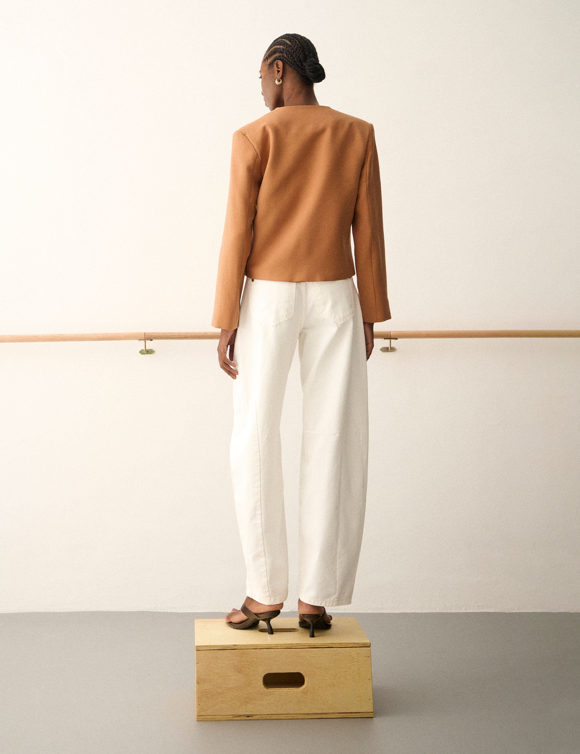 Blazer Julia Liocel Amendoa