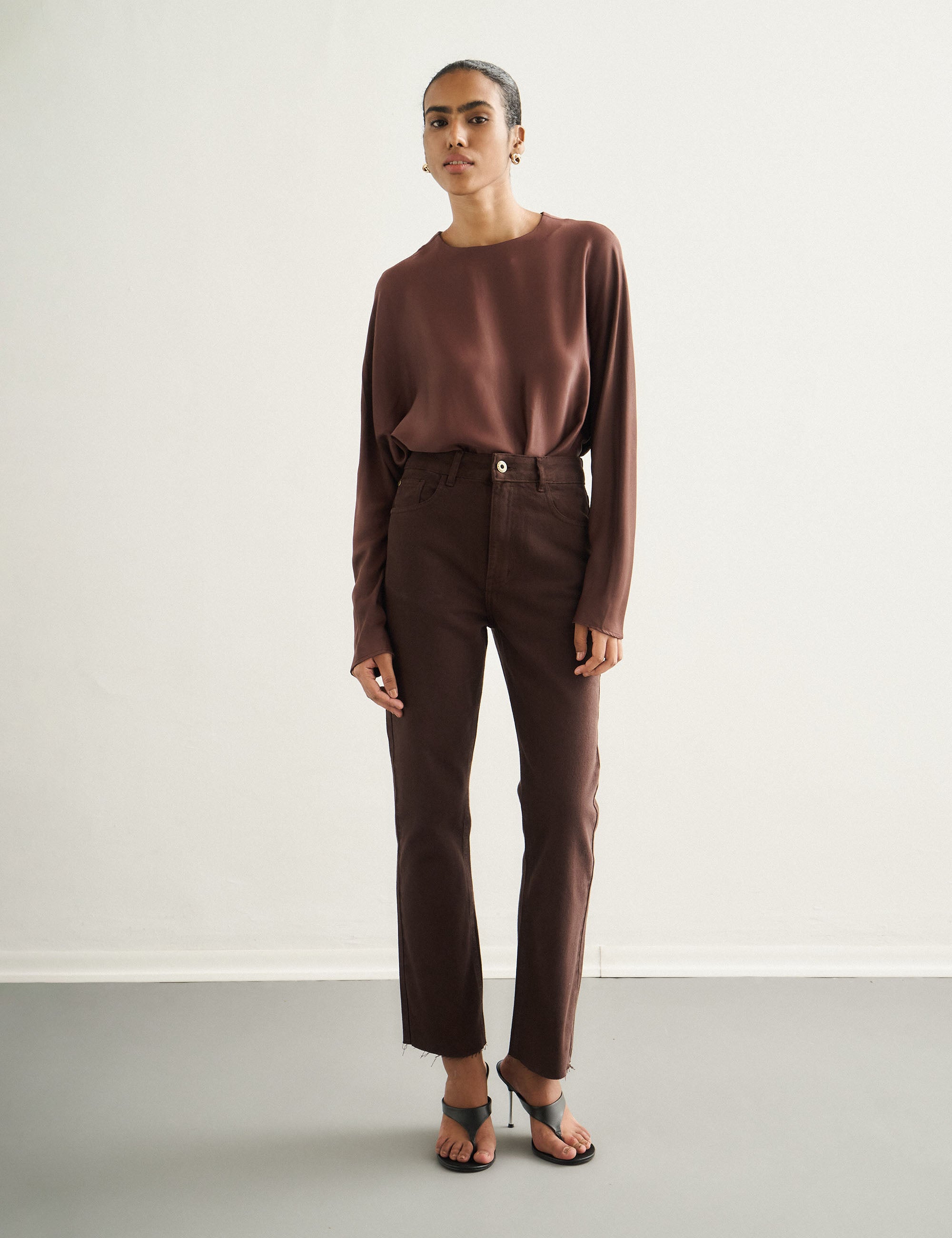 Blusa Aisha Cetim Marrom