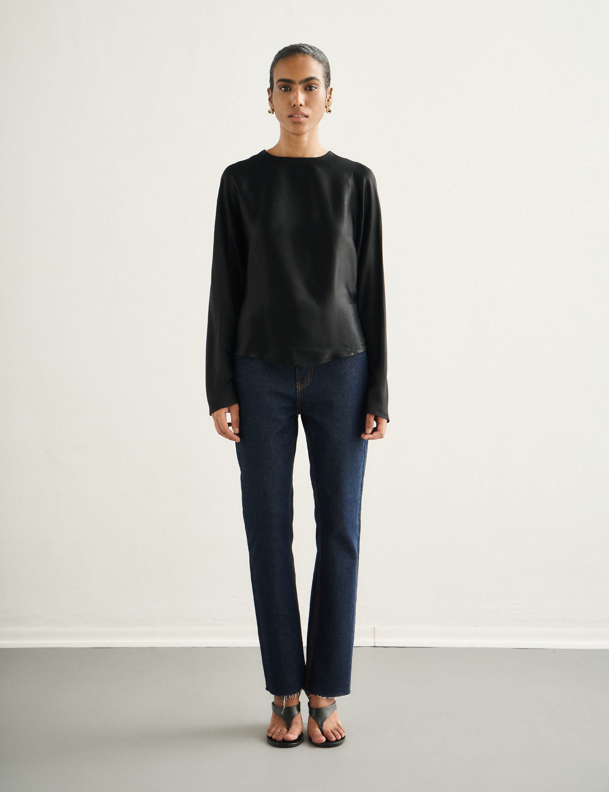 Blusa Aisha Cetim Preto