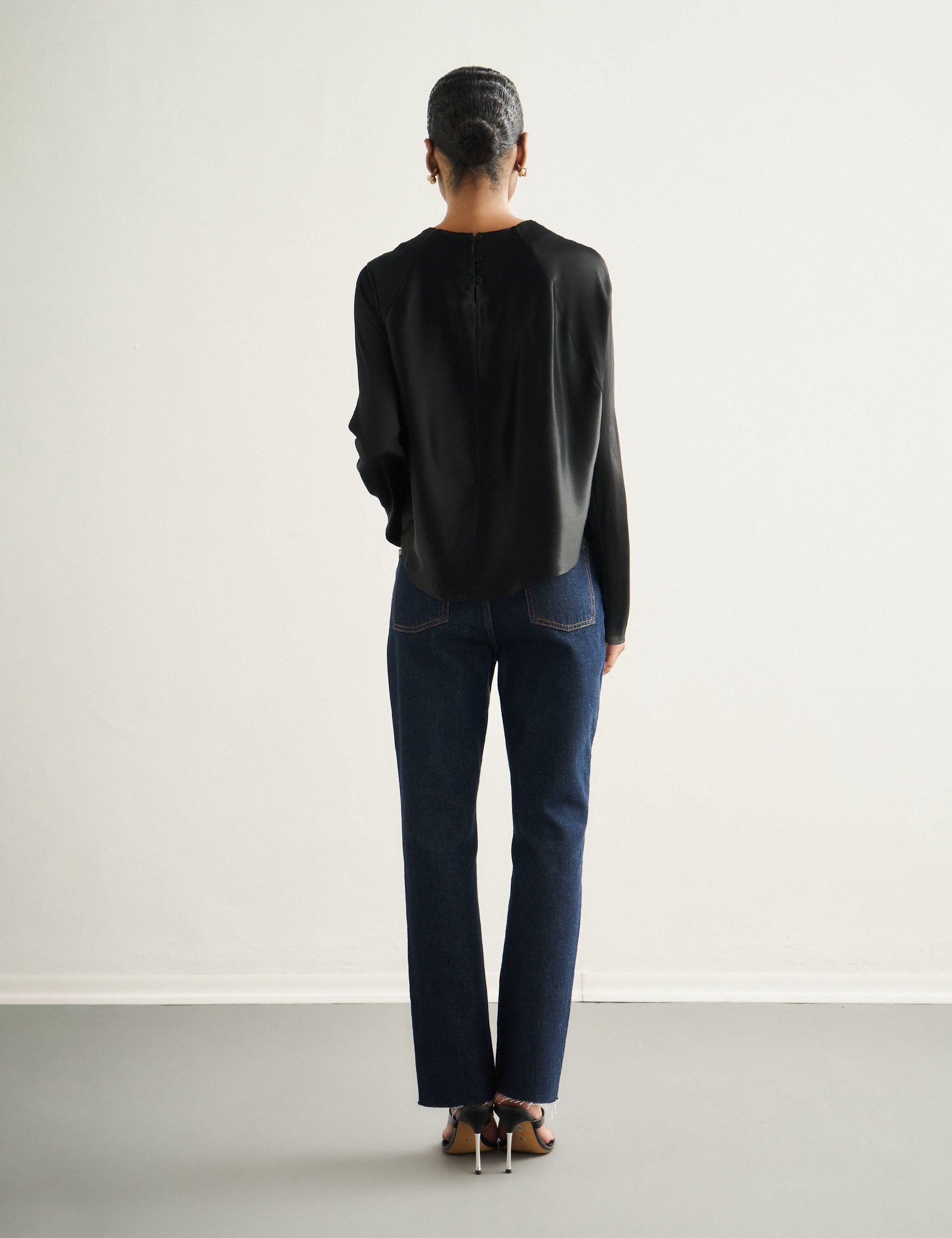 Blusa Aisha Cetim Preto