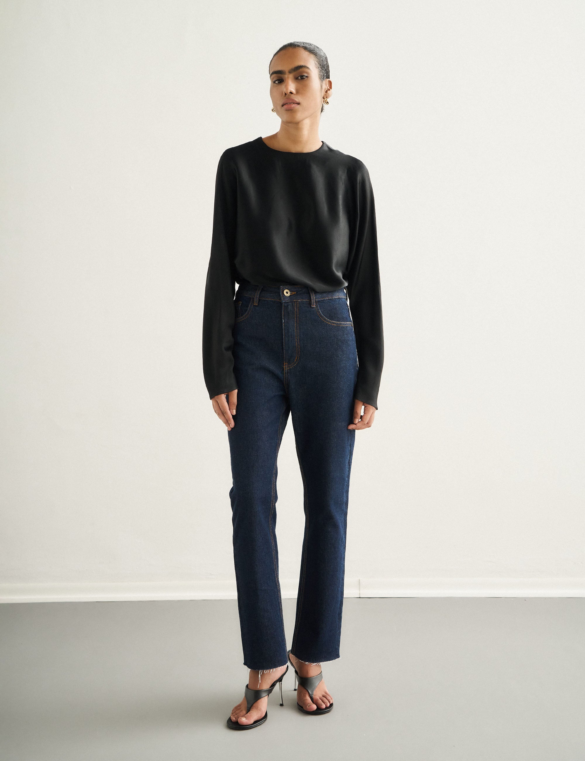 Blusa Aisha Cetim Preto