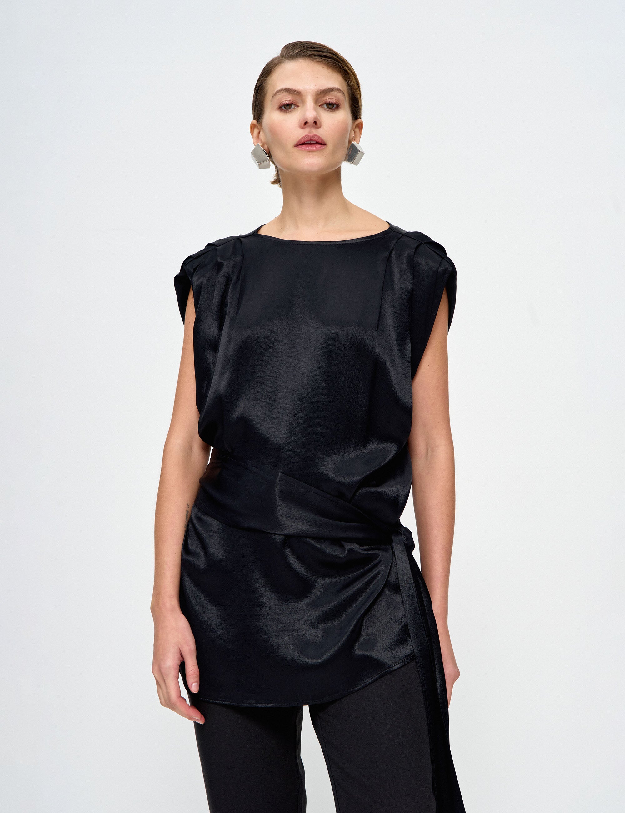 Blusa Bárbara Cetim Preto