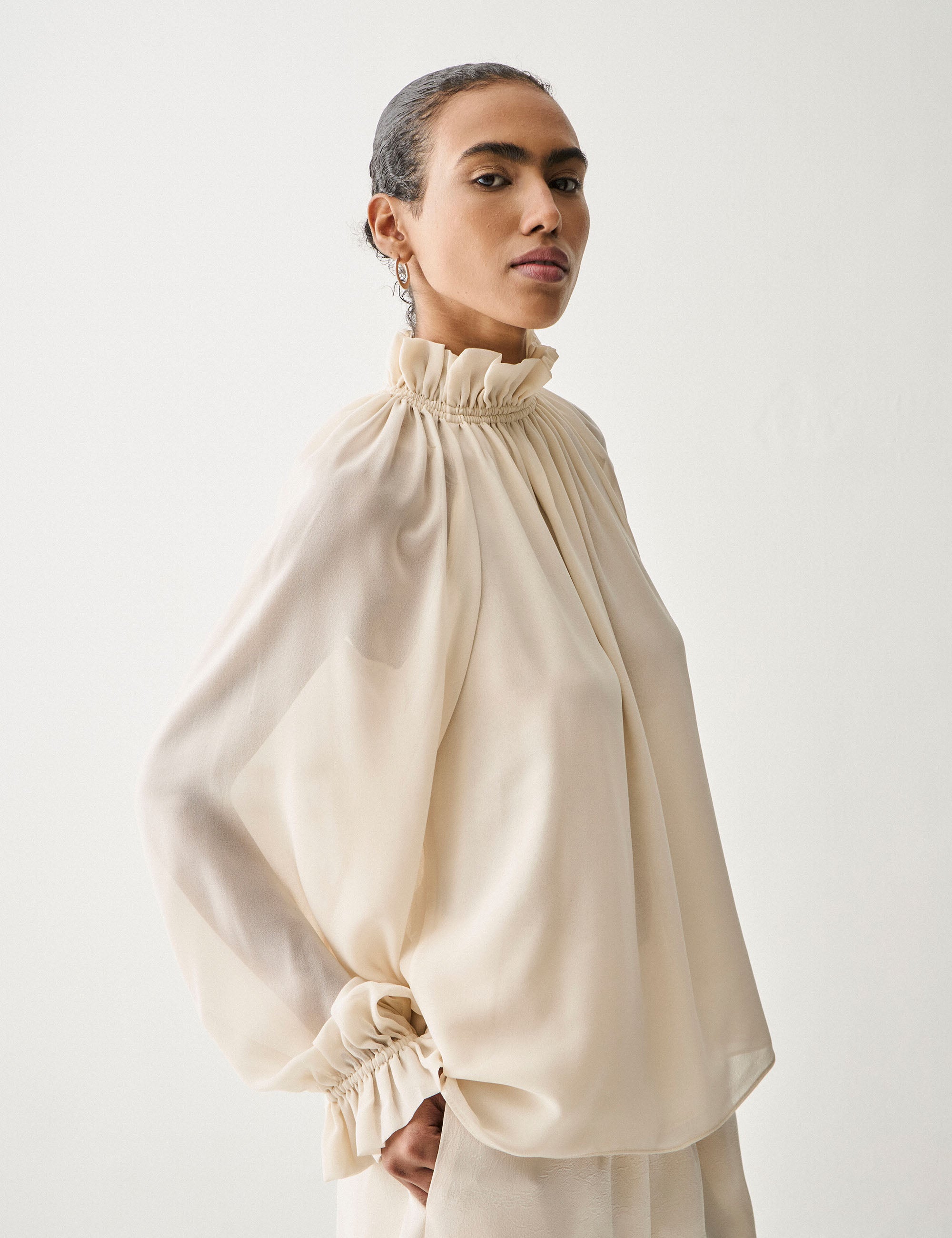 Blusa Gaby Chiffon Porcelana