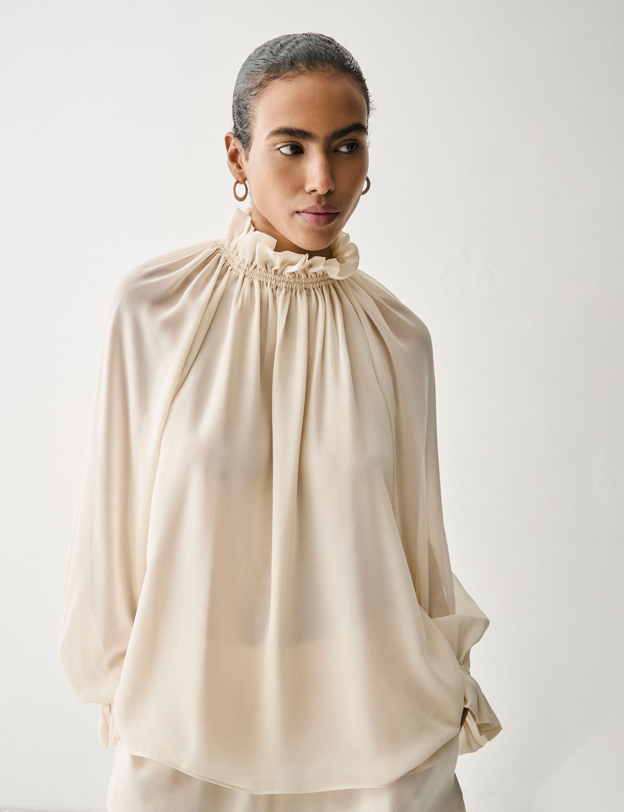 Blusa Gaby Chiffon Porcelana
