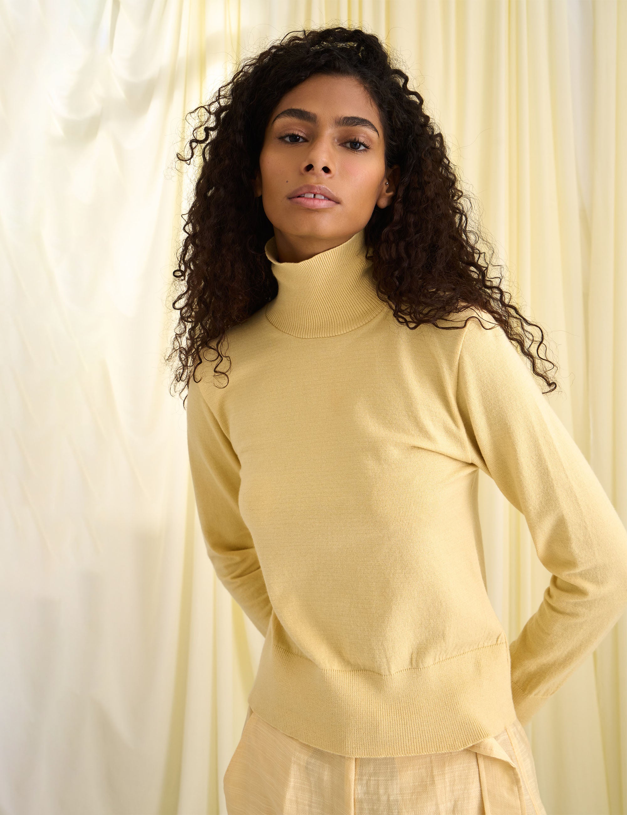 Blusa Gola Rolê Tricot Manteiga